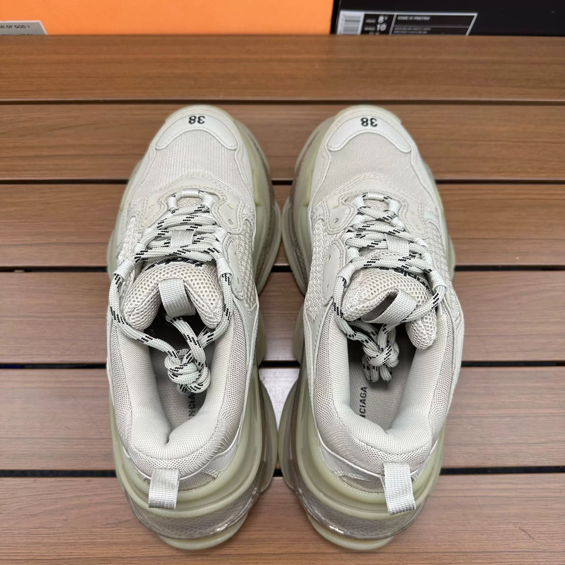 Balenciaga Balenciaga Beige Lowtop Sneakers it_38 Women Size US 8 / IT 38 - 4 Thumbnail