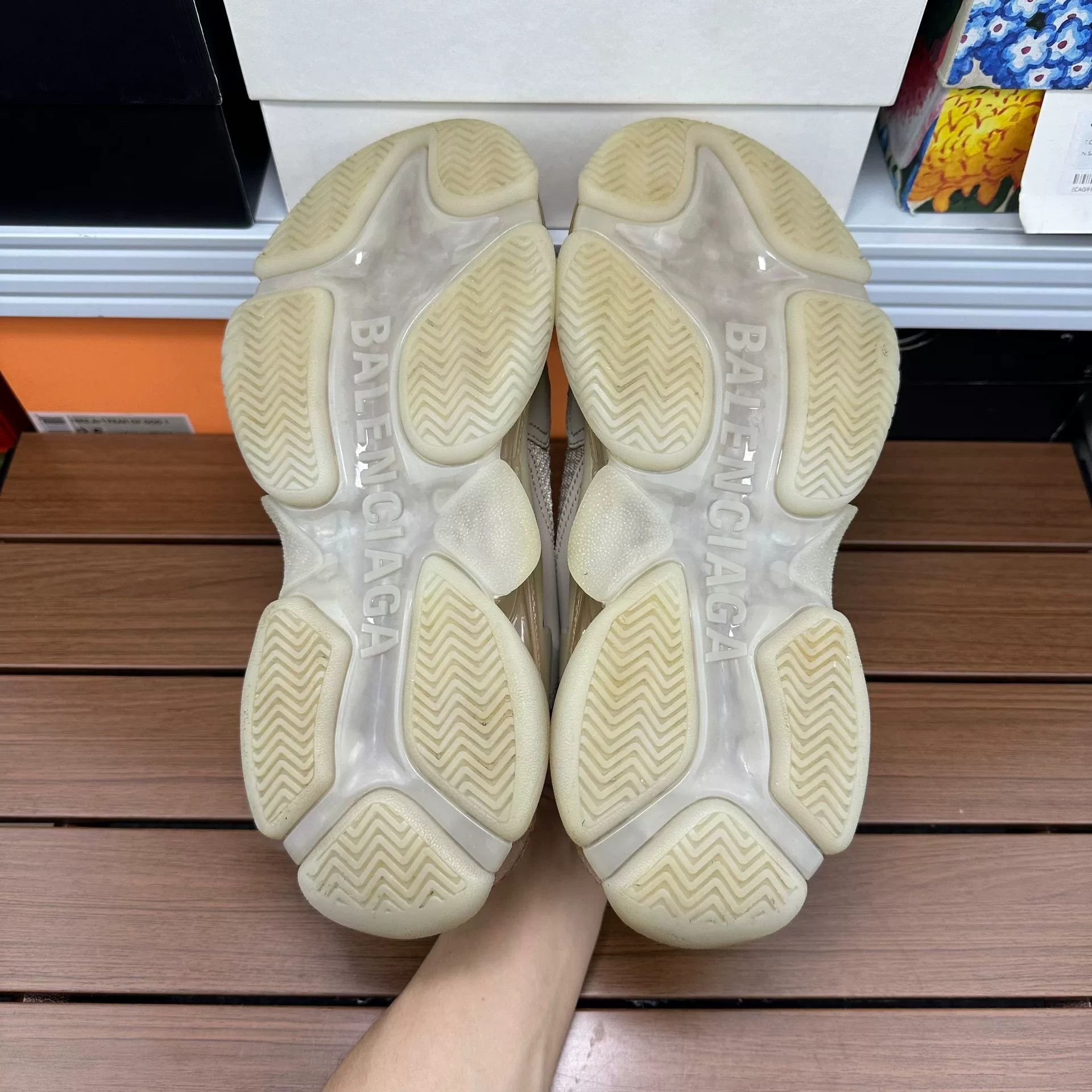 Balenciaga Balenciaga Beige Lowtop Sneakers it_38 Women Size US 8 / IT 38 - 6 Thumbnail