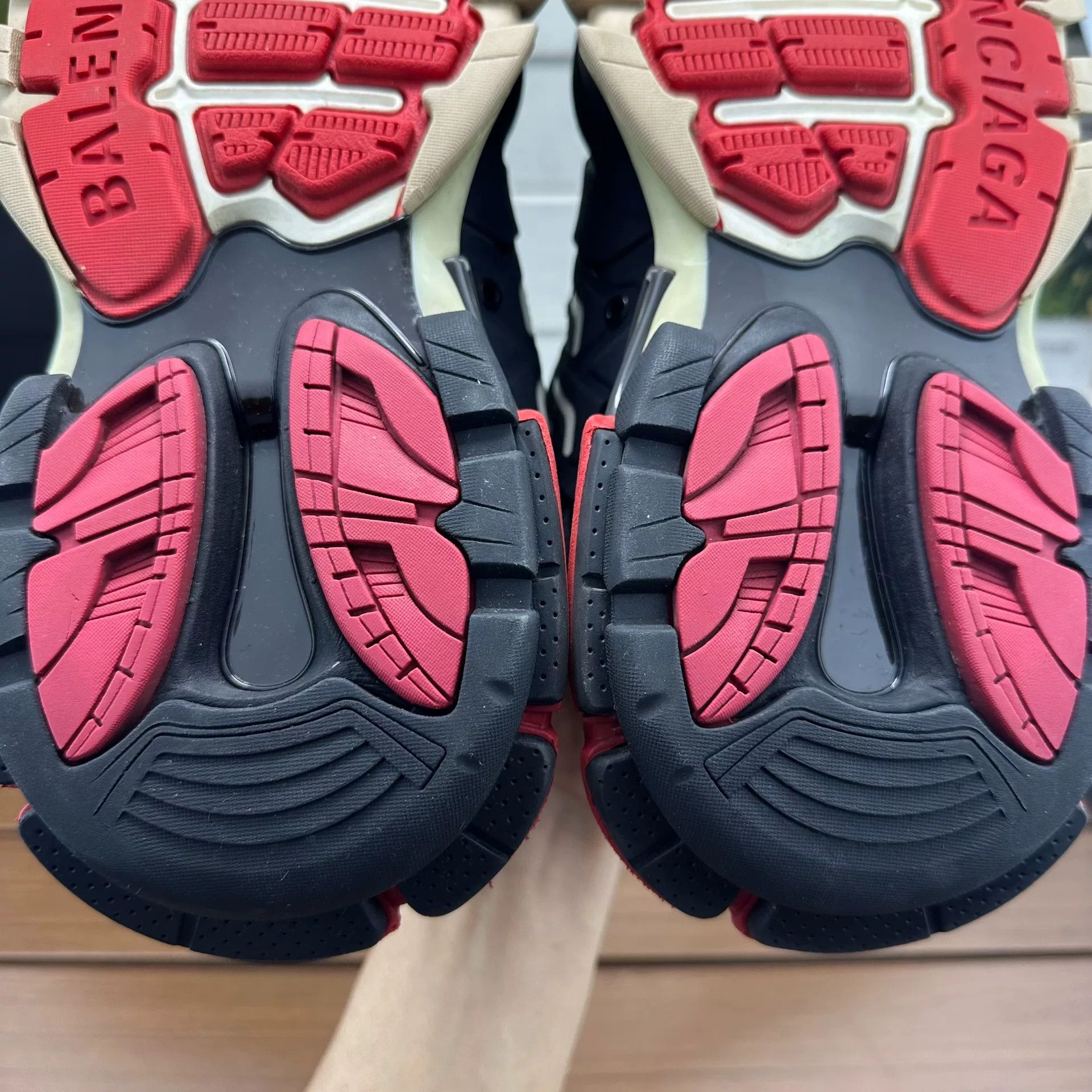 Balenciaga Balenciaga Pink Lowtop Sneakers it_36 Women Size US 6 / IT 36 - 8 Thumbnail