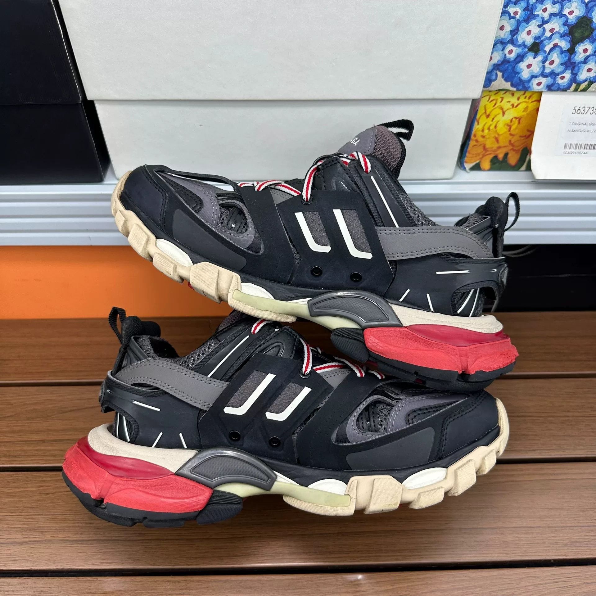 Balenciaga Balenciaga Pink Lowtop Sneakers it_36 Women Size US 6 / IT 36 - 2 Thumbnail