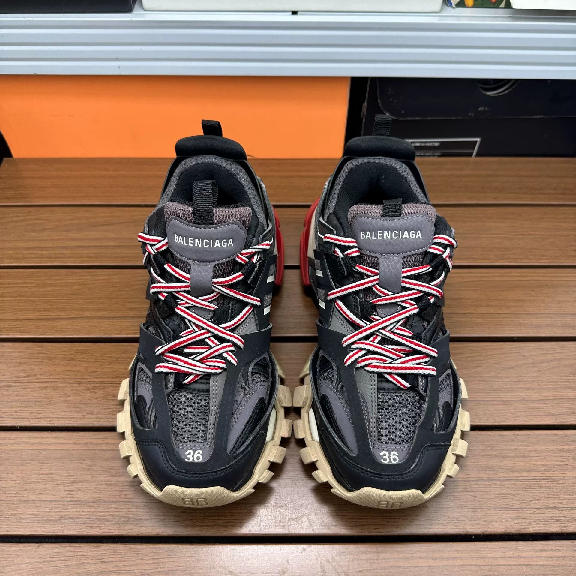 Balenciaga Balenciaga Pink Lowtop Sneakers it_36 Women Size US 6 / IT 36 - 3 Thumbnail