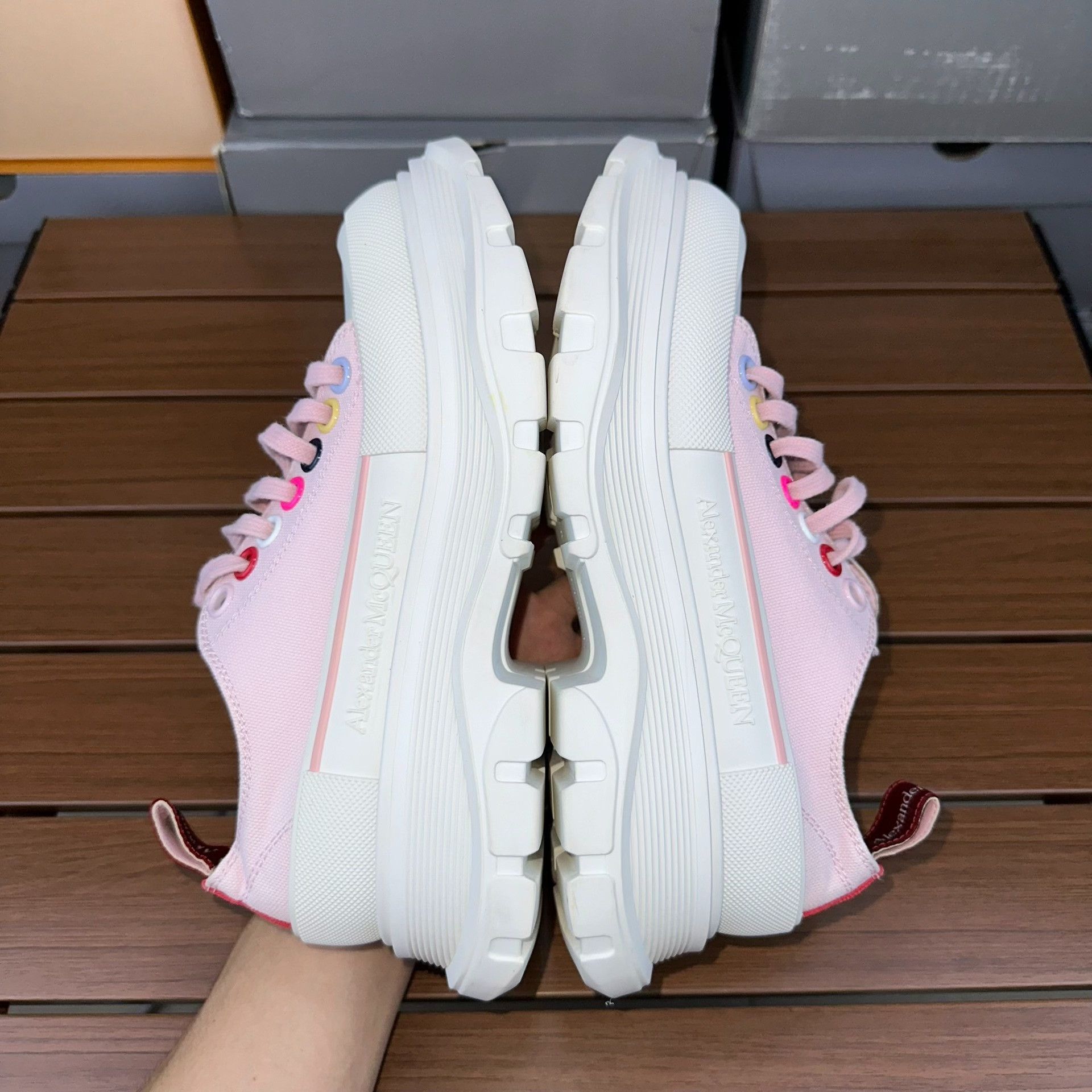 Alexander McQueen Alexander McQueen Pink Lowtop Sneakers it_36 Women Size US 6 / IT 36 - 2 Thumbnail