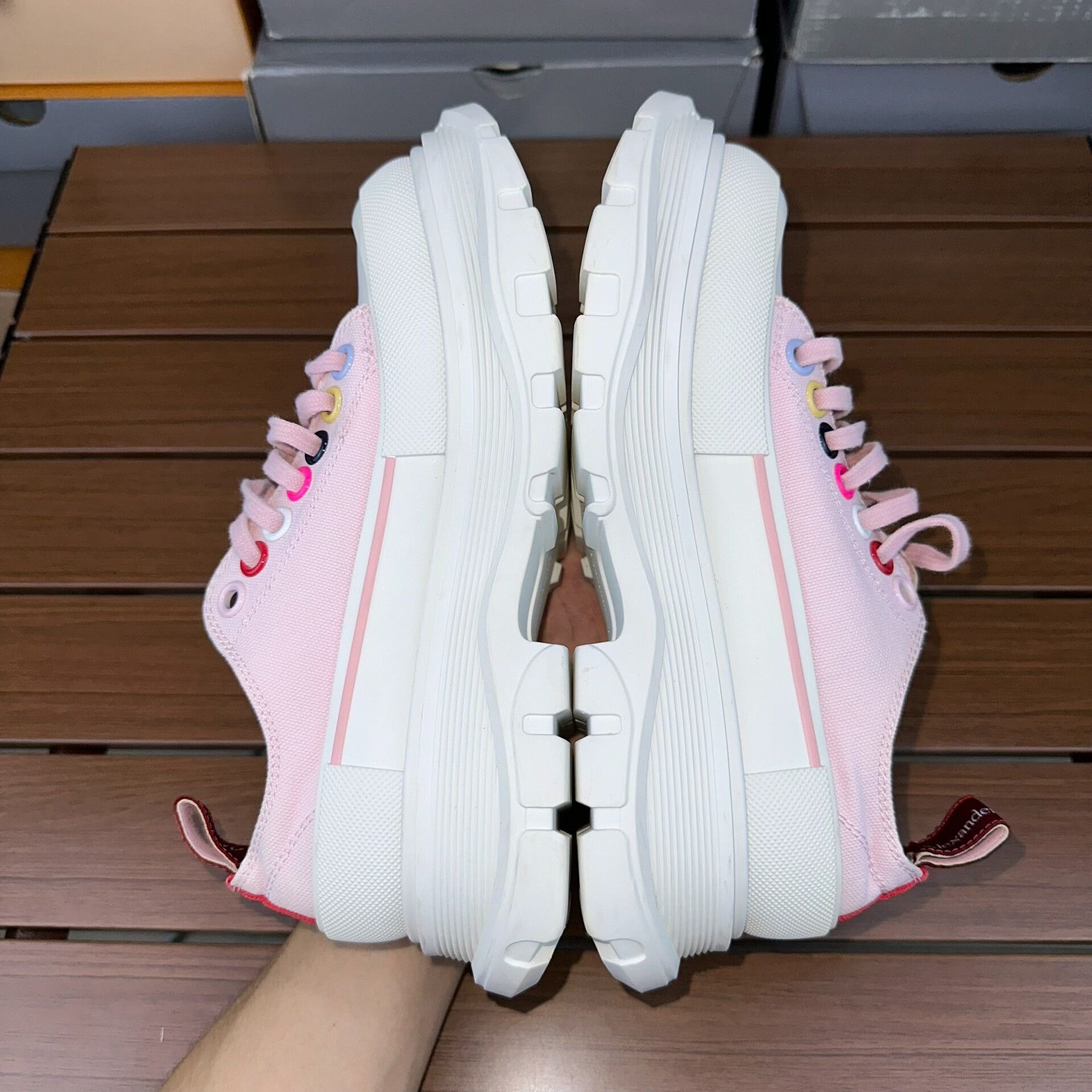 Alexander McQueen Alexander McQueen Pink Lowtop Sneakers it_36 Women Size US 6 / IT 36 - 3 Thumbnail