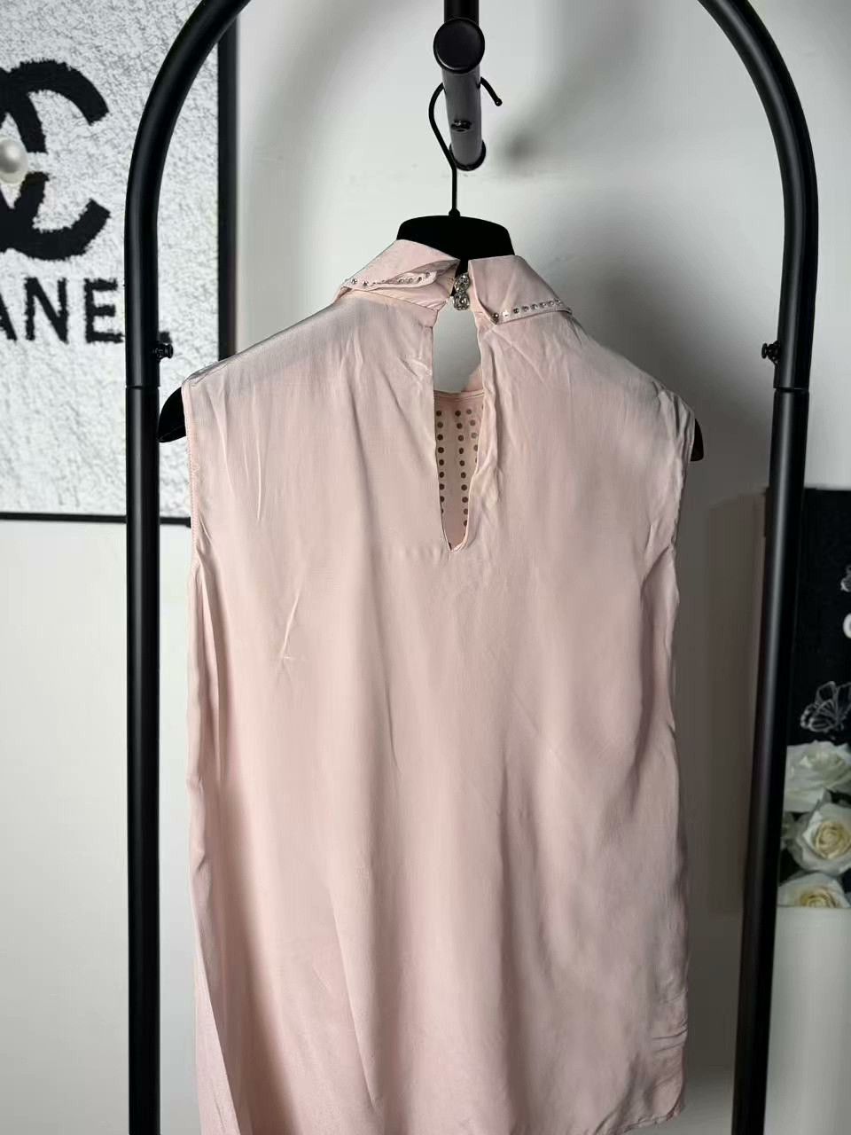 Miu Miu Miu Miu White Button Up M Women Size M / US 6-8 / IT 42-44 - 2 Thumbnail