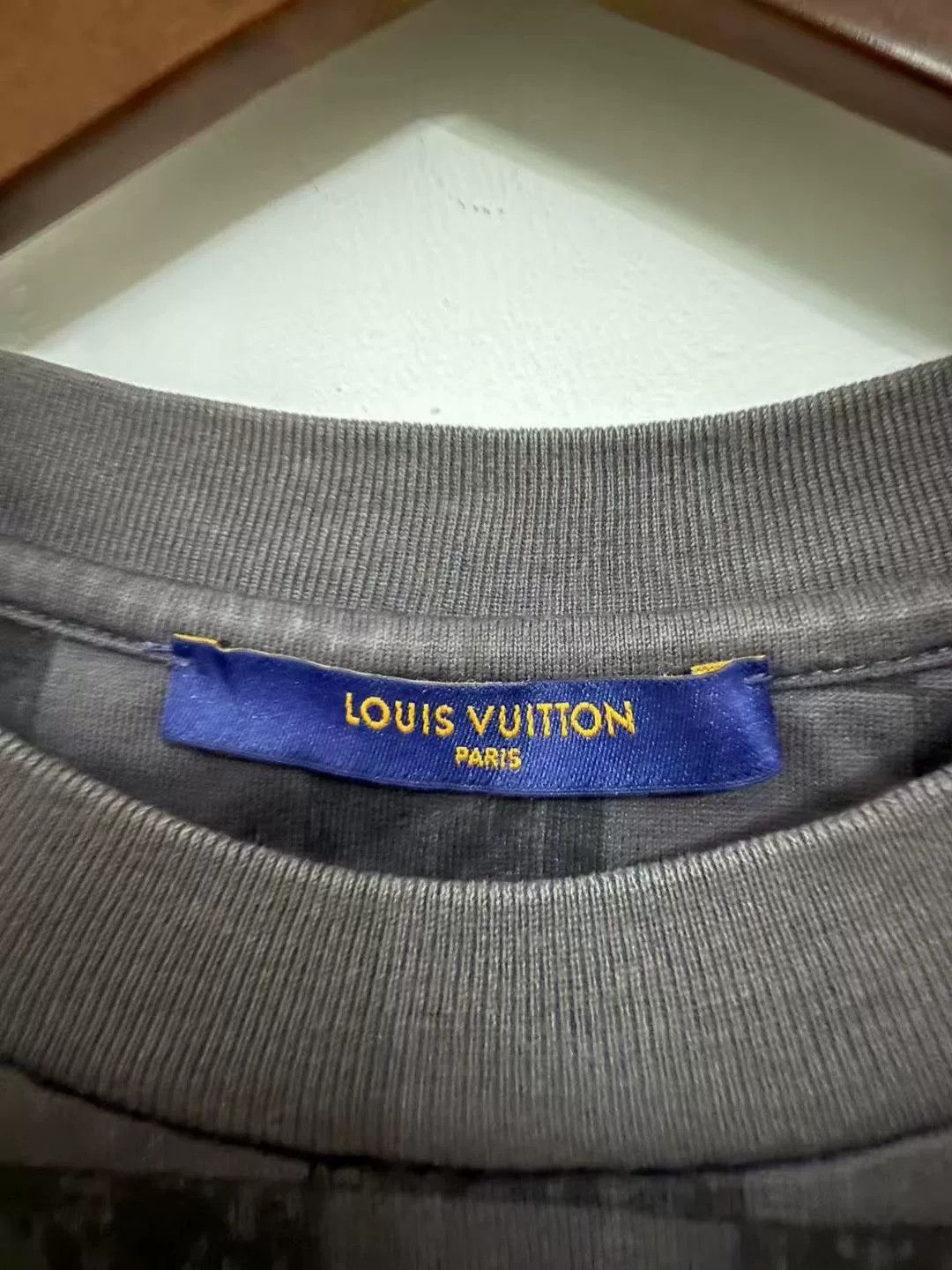 Louis Vuitton Louis Vuitton Black Gray Checkerboard Logo Tee Size US S / EU 44-46 / 1 - 4 Thumbnail