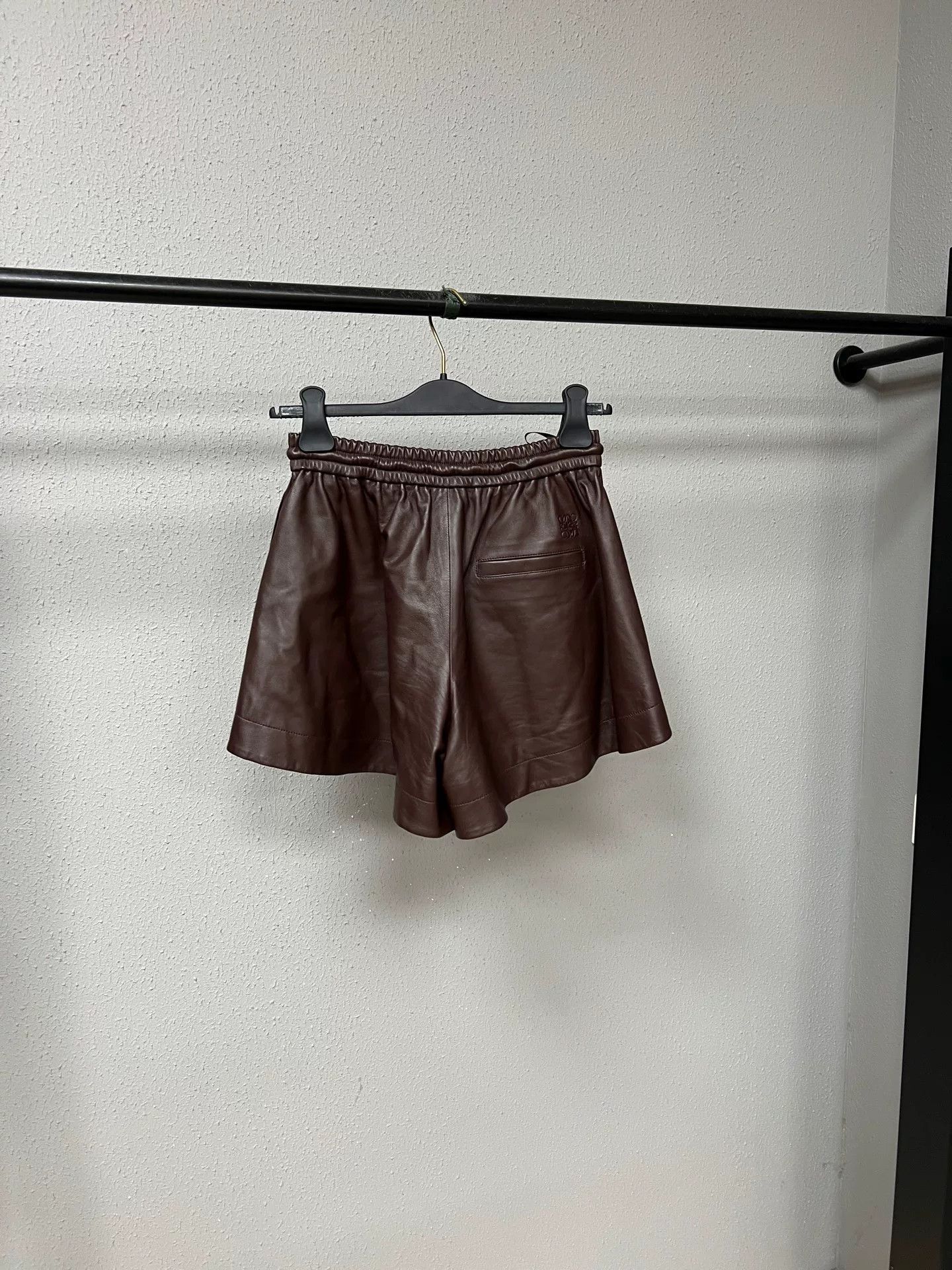 Loewe Loewe Leather Shorts Size 28" / US 6 / IT 42 - 2 Thumbnail