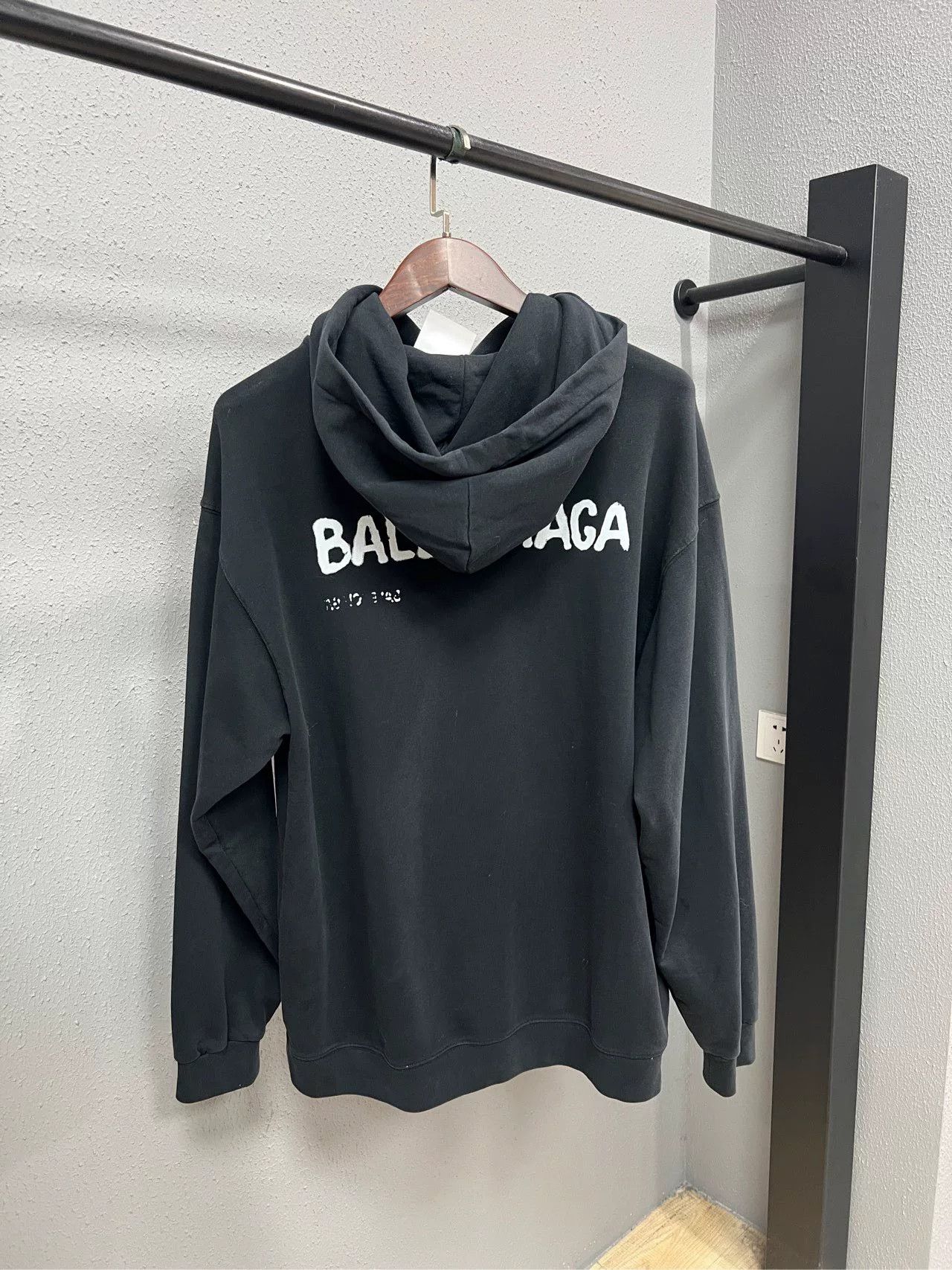 Balenciaga Balenciaga Graffiti Logo Hoodie Size US S / EU 44-46 / 1 - 2 Thumbnail