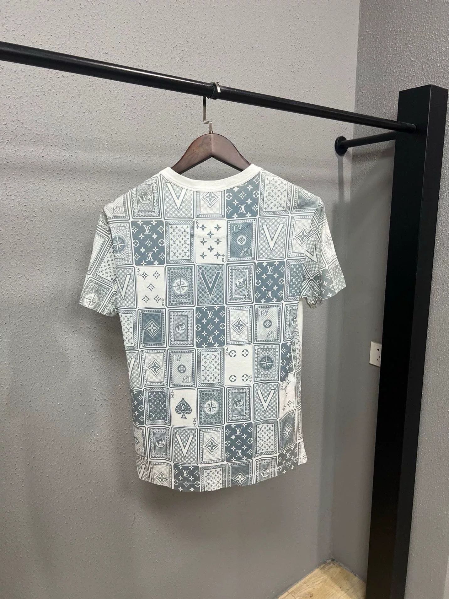 Louis Vuitton LV Poker Print Short Sleeve Size XS / US 0-2 / IT 36-38 - 2 Thumbnail