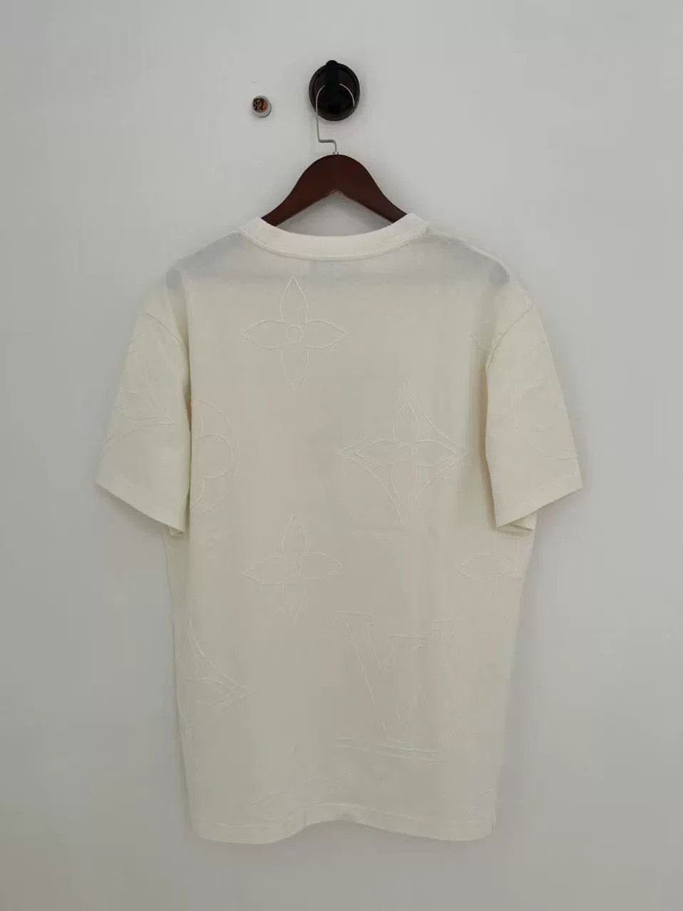 Louis Vuitton Louis Vuitton Off-White Embroidered Logo Tee Size US XXL / EU 58 / 5 - 3 Thumbnail