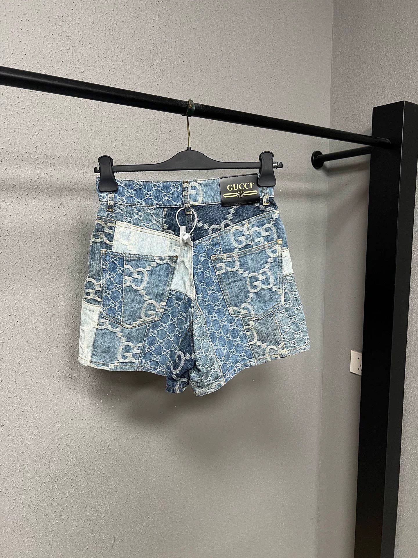 Gucci Gucci Distressed Patchwork Print Denim Shorts Size 24" / US 00 / IT 34 - 2 Thumbnail
