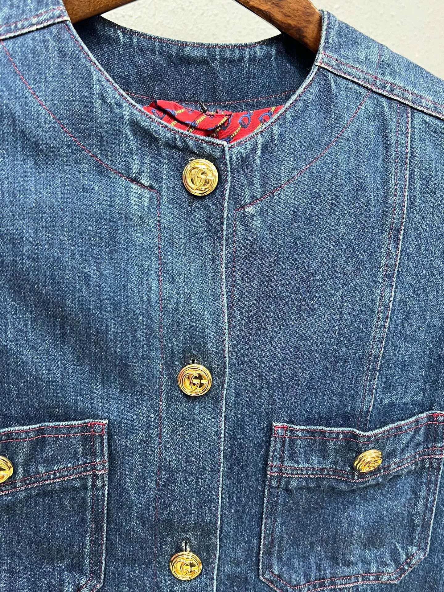 Gucci Gucci Gold Buckle Four-Pocket Denim Jacket Size US XS / EU 42 / 0 - 3 Thumbnail