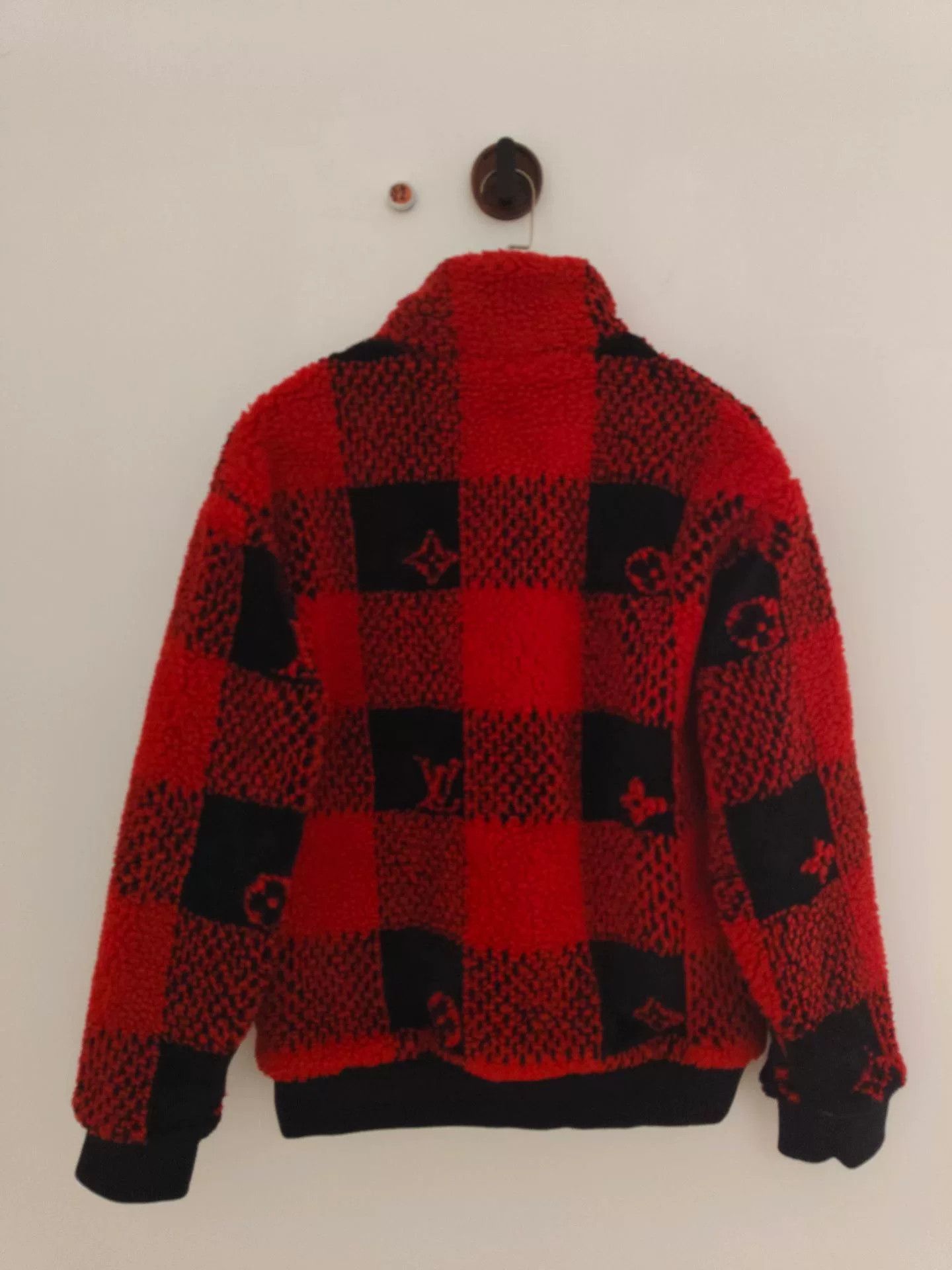 Louis Vuitton Louis Vuitton Red Checked Teddy Fleece Zip Jacket Size US S / EU 44-46 / 1 - 2 Thumbnail