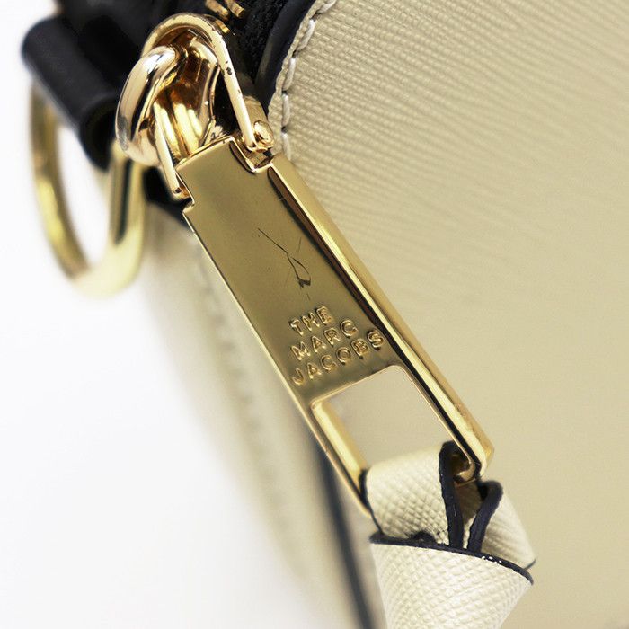 Marc Jacobs Marc Jacobs MARC JACOBS THE SNAPSHOT Leather Camera Bag Leather Shoulder Bag DUTY FREE for USA Size ONE SIZE - 4 Thumbnail