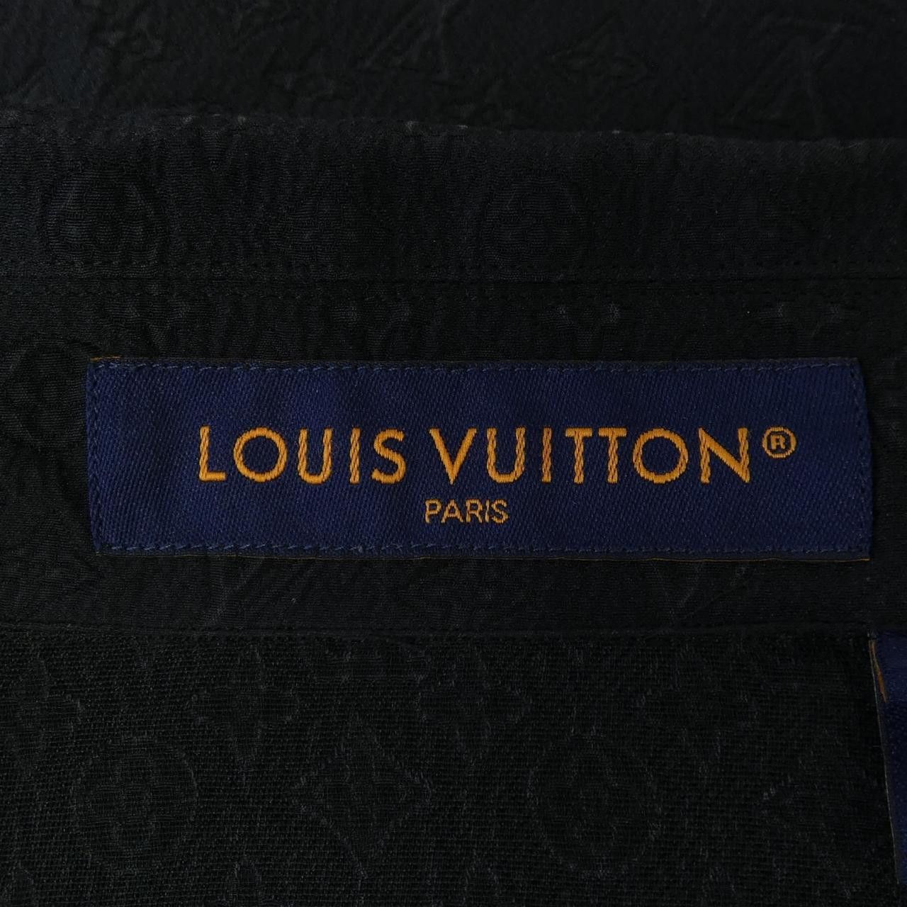 Louis Vuitton Louis Vuitton Louis Vuitton Mini Monogram Silk Blend Short Sleeve Shirt Textile Tops HPS51WZO6 DUTY FREE for USA Size ONE SIZE - 4 Thumbnail