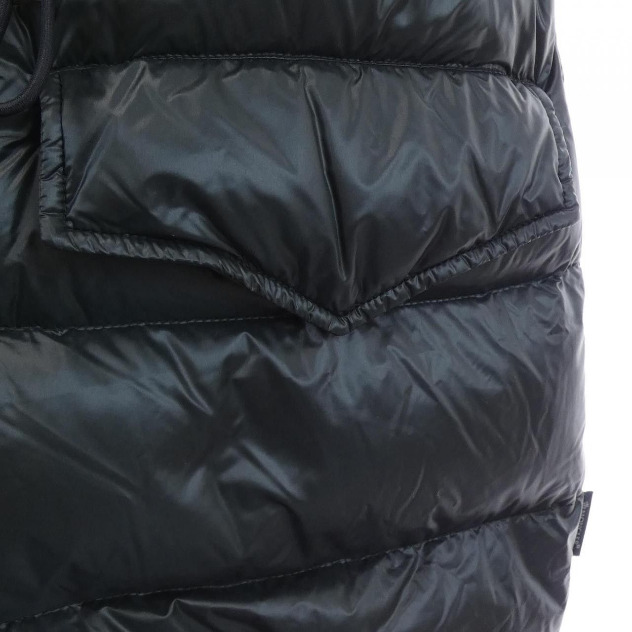 Moncler Moncler Moncler BEAUMESNIL Down Vest Textile Outerwear BEAUMESNIL DUTY FREE for USA Size ONE SIZE - 6 Thumbnail