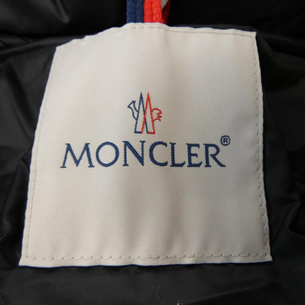 Moncler Moncler Moncler HERMIFUR Down Coat Textile Outerwear HERMIFUR DUTY FREE for USA Size ONE SIZE - 5 Thumbnail