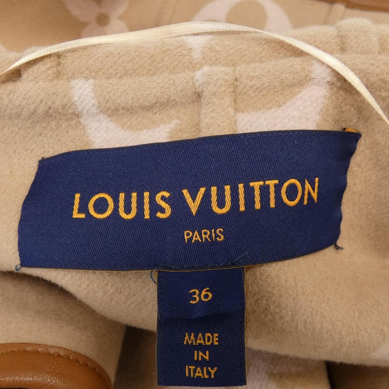 Louis Vuitton Louis Vuitton Louis Vuitton Belted Double-Face Hooded Wrap Coat Coat Textile Outerwear FMCO05NUV DUTY FREE for USA Size ONE SIZE - 5 Thumbnail