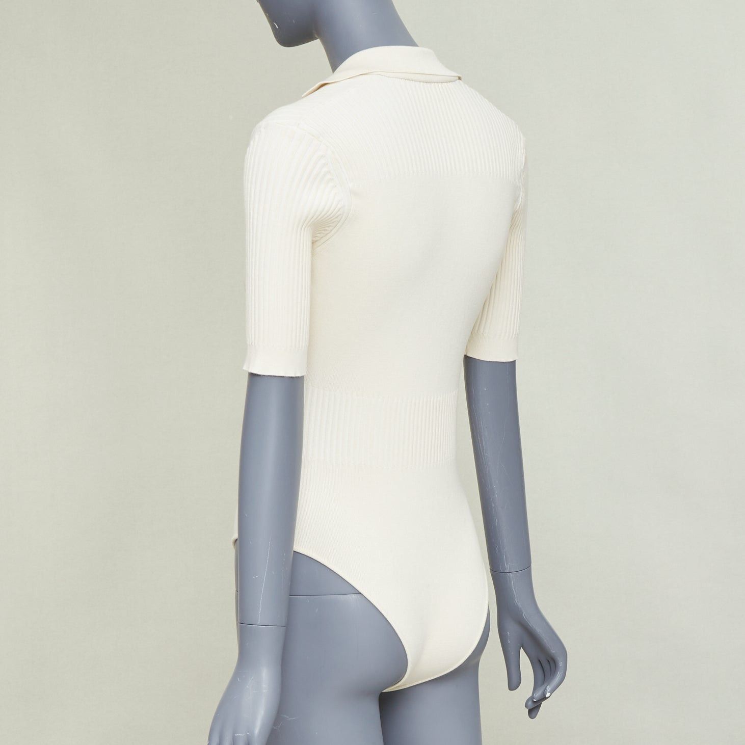 Jacquemus JACQUEMUS Le Body Yauco ivory viscose blend ribbed knit polo bodysuit top FR36 S Size S / US 4 / IT 40 - 6 Thumbnail