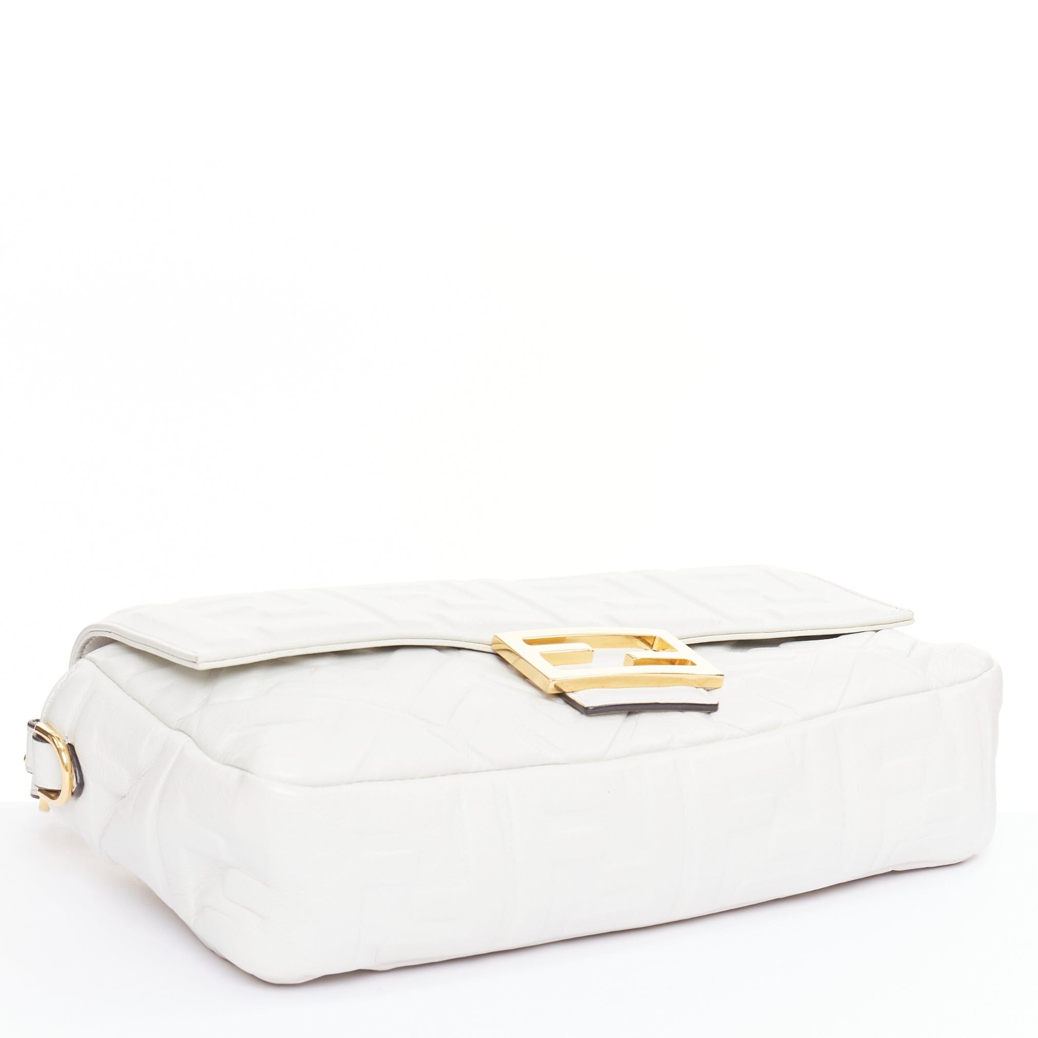Fendi FENDI 2023 Runway Medium Baguette FF embossed white nappa leather bag Size ONE SIZE - 6 Thumbnail