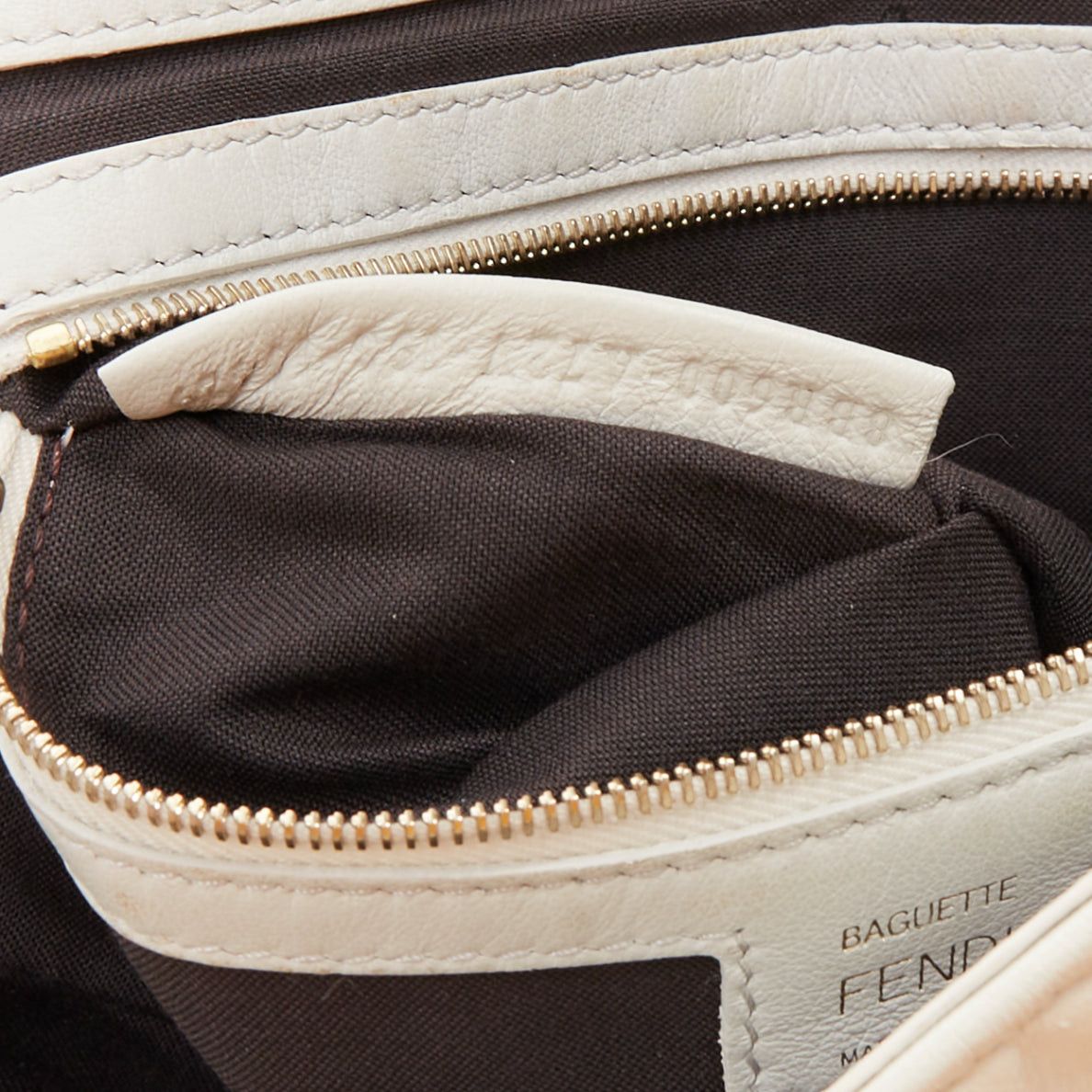 Fendi FENDI 2023 Runway Medium Baguette FF embossed white nappa leather bag Size ONE SIZE - 11 Thumbnail