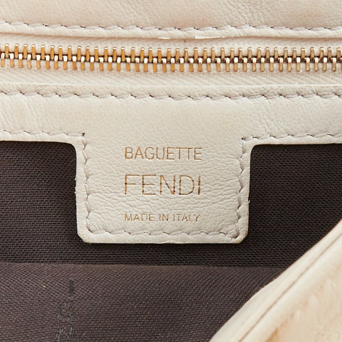 Fendi FENDI 2023 Runway Medium Baguette FF embossed white nappa leather bag Size ONE SIZE - 10 Thumbnail