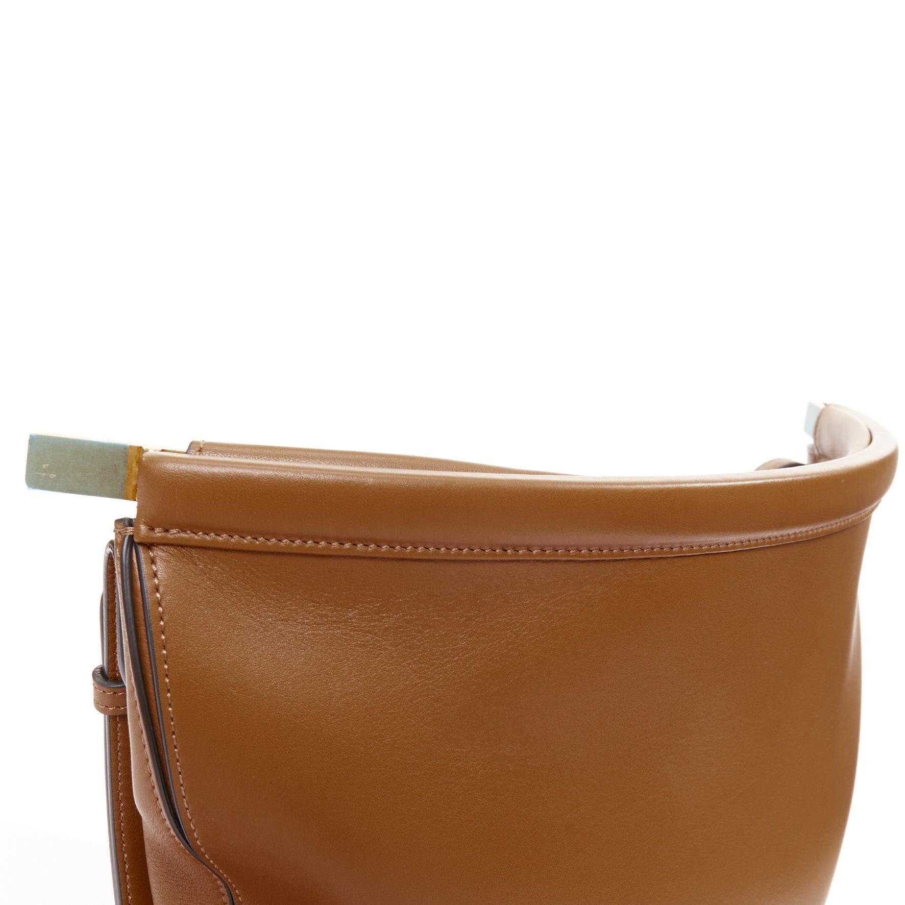 Celine CELINE 2018 Phoebe Philo Clasp Bucket tan brown smooth calf leather metal clasp shoulder bag Size ONE SIZE - 8 Thumbnail