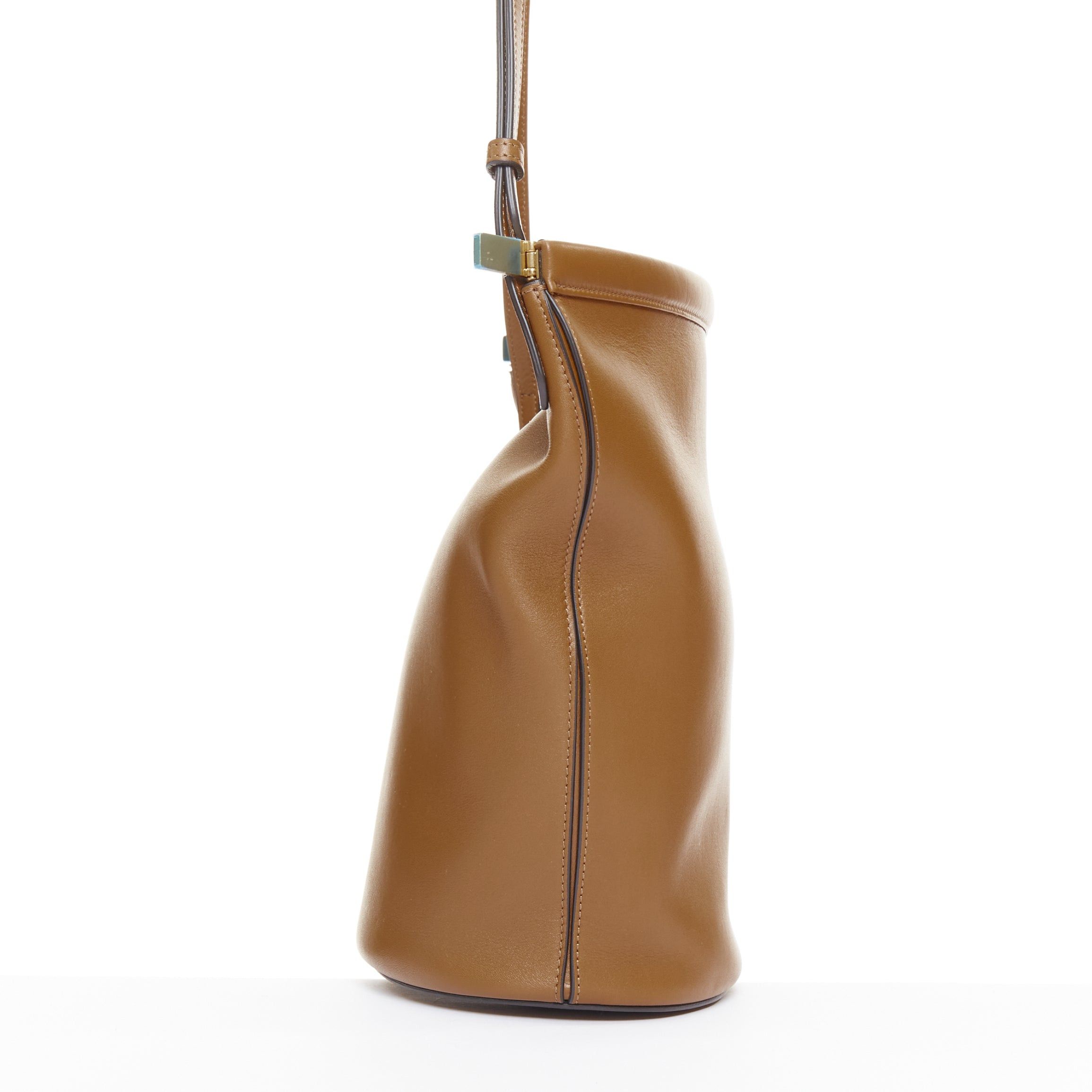 Celine CELINE 2018 Phoebe Philo Clasp Bucket tan brown smooth calf leather metal clasp shoulder bag Size ONE SIZE - 4 Thumbnail