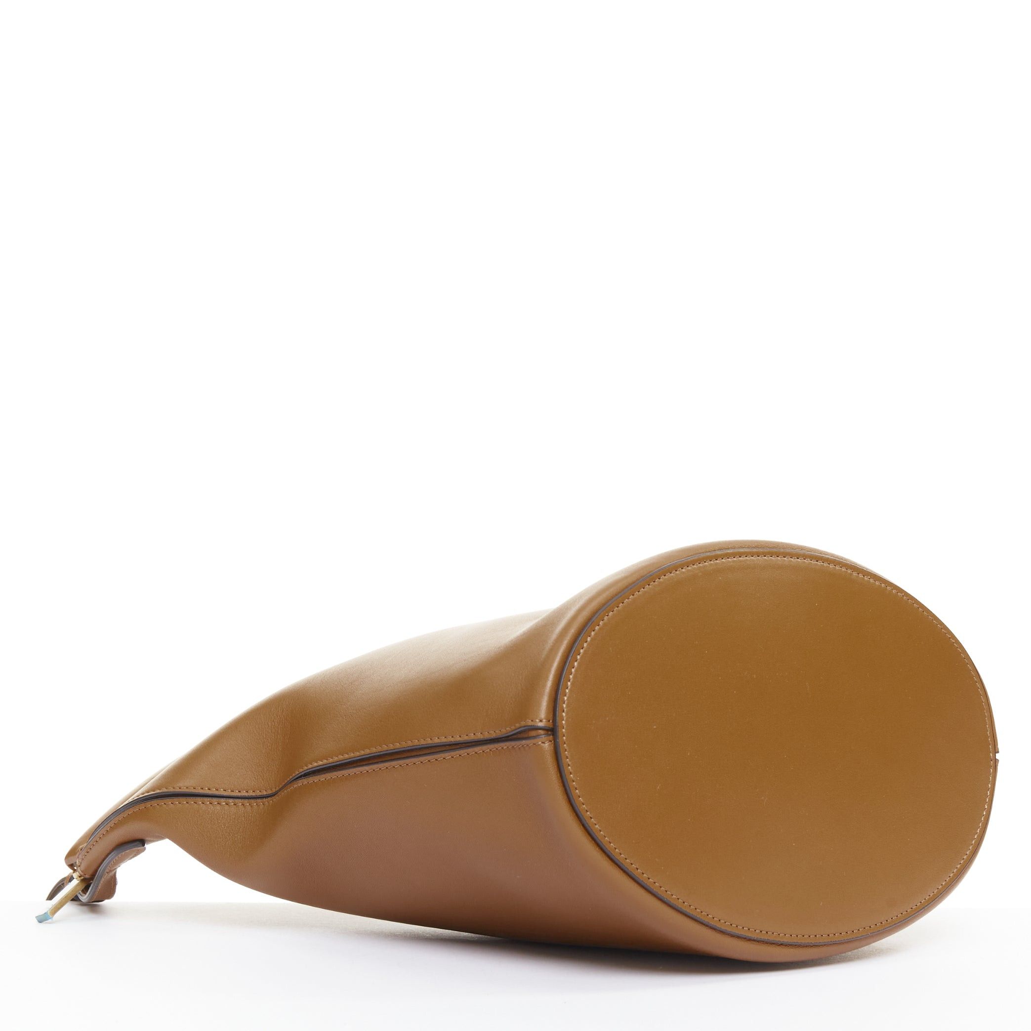 Celine CELINE 2018 Phoebe Philo Clasp Bucket tan brown smooth calf leather metal clasp shoulder bag Size ONE SIZE - 6 Thumbnail