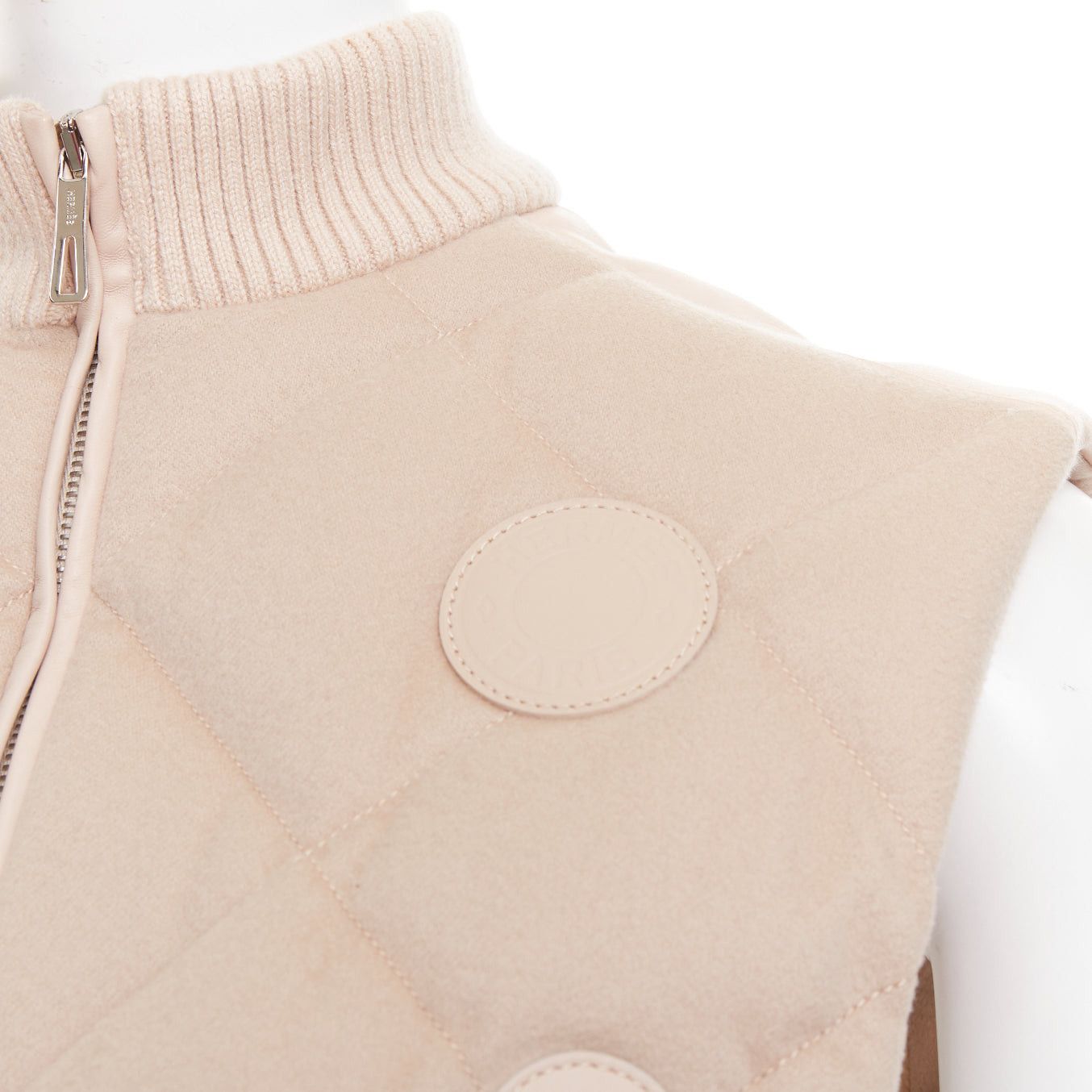 Hermes HERMES beige quilted waterproof 100% cashmere lambskin trim down puffer vest FR34 XXS Size XS / US 0-2 / IT 36-38 - 2 Thumbnail