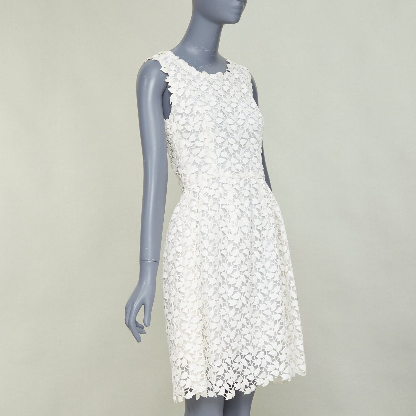 Oscar De La Renta OSCAR DE LA RENTA Iso off white floral guipure leaf lace embroidery fit flare bridal dress US4 S Size S / US 4 / IT 40 - 3 Thumbnail