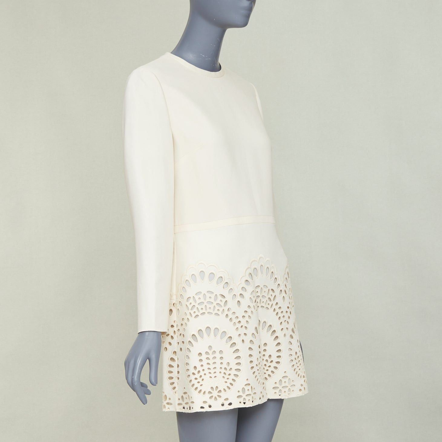 Valentino VALENTINO ivory wool silk crepe embroidered anglais shift dress IT40 S Size S / US 4 / IT 40 - 3 Thumbnail