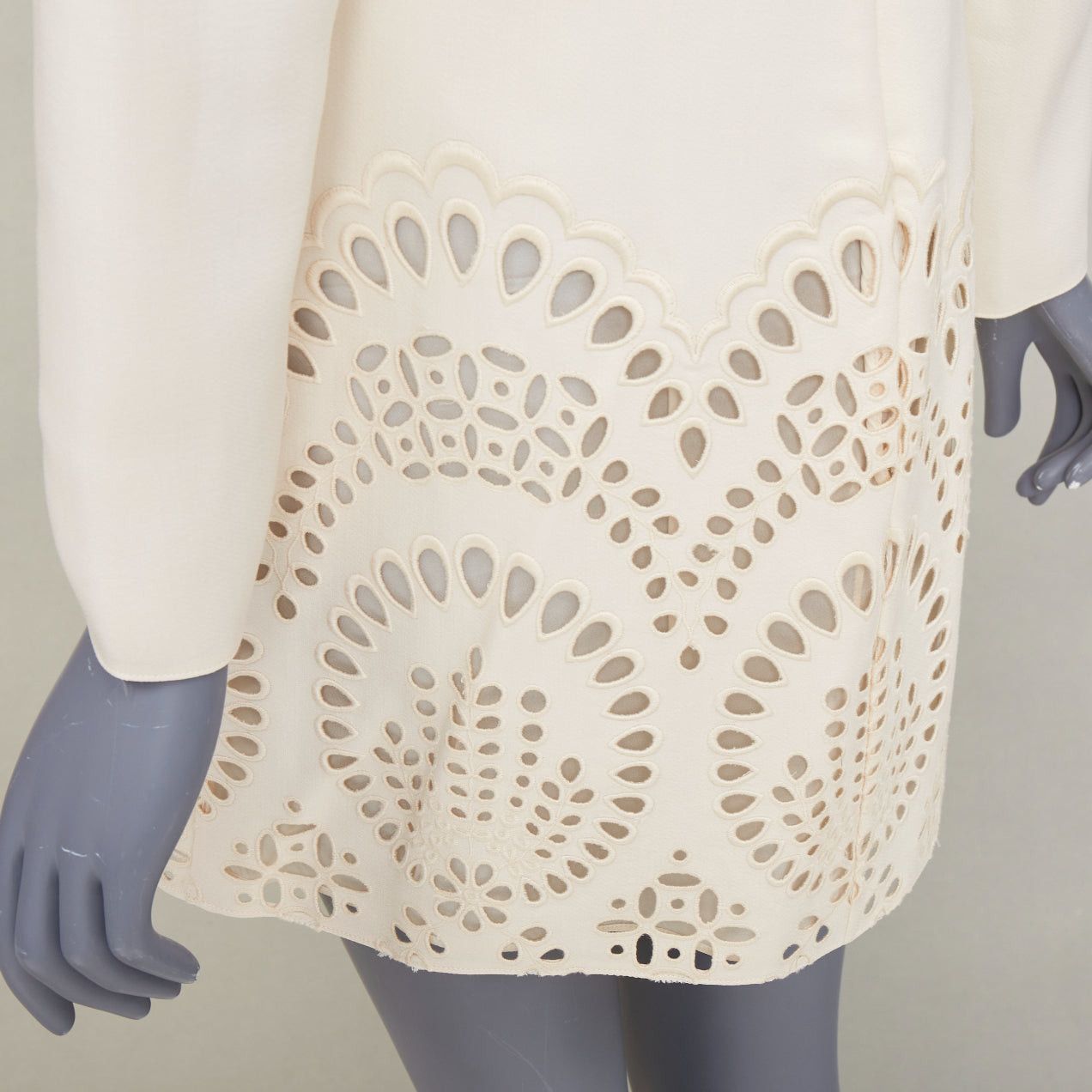 Valentino VALENTINO ivory wool silk crepe embroidered anglais shift dress IT40 S Size S / US 4 / IT 40 - 7 Thumbnail