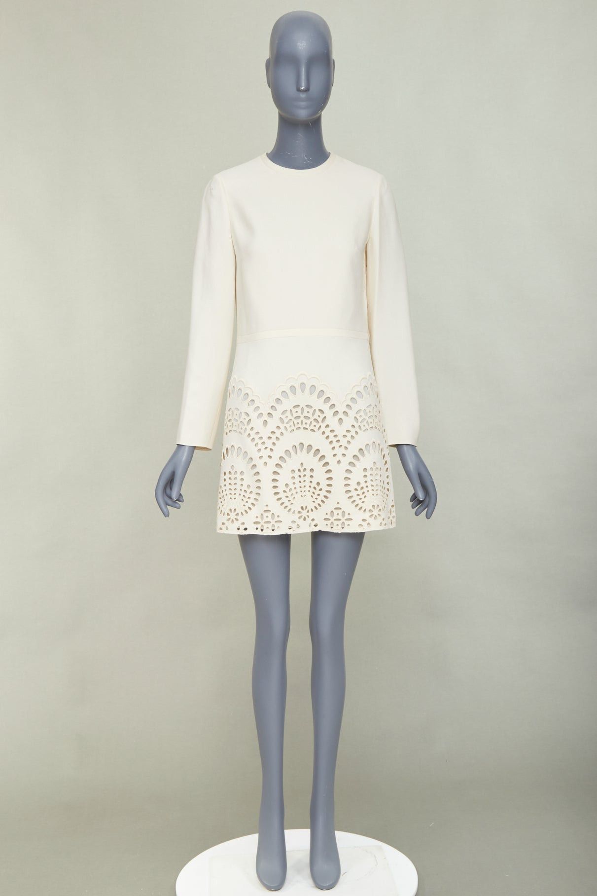 Valentino VALENTINO ivory wool silk crepe embroidered anglais shift dress IT40 S Size S / US 4 / IT 40 - 9 Thumbnail