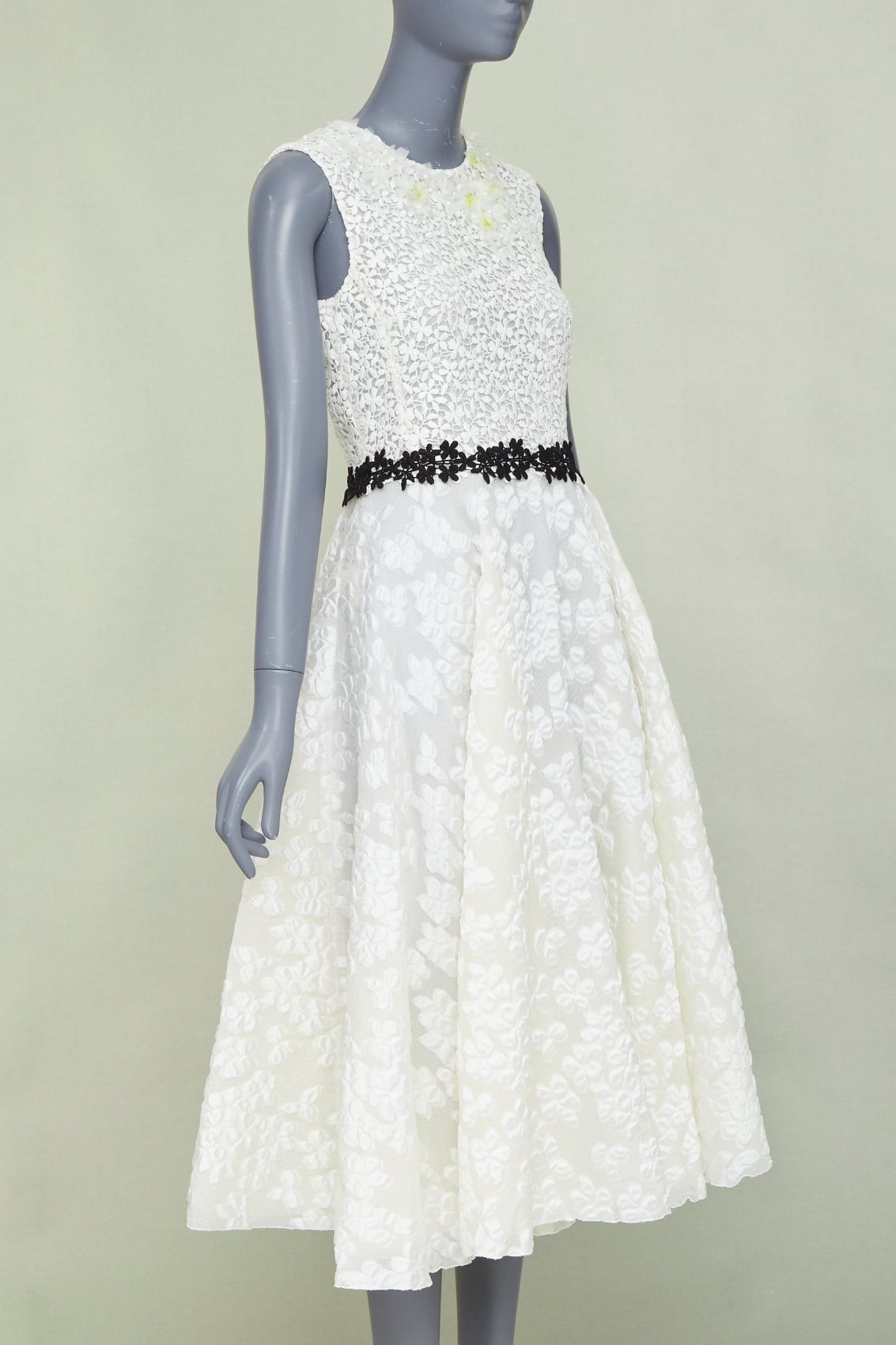 Giambattista Valli GIAMBATTISTA VALLI ivory floral cloque lace bodice sleeveless skater bridal dress IT40 S Size S / US 4 / IT 40 - 3 Thumbnail