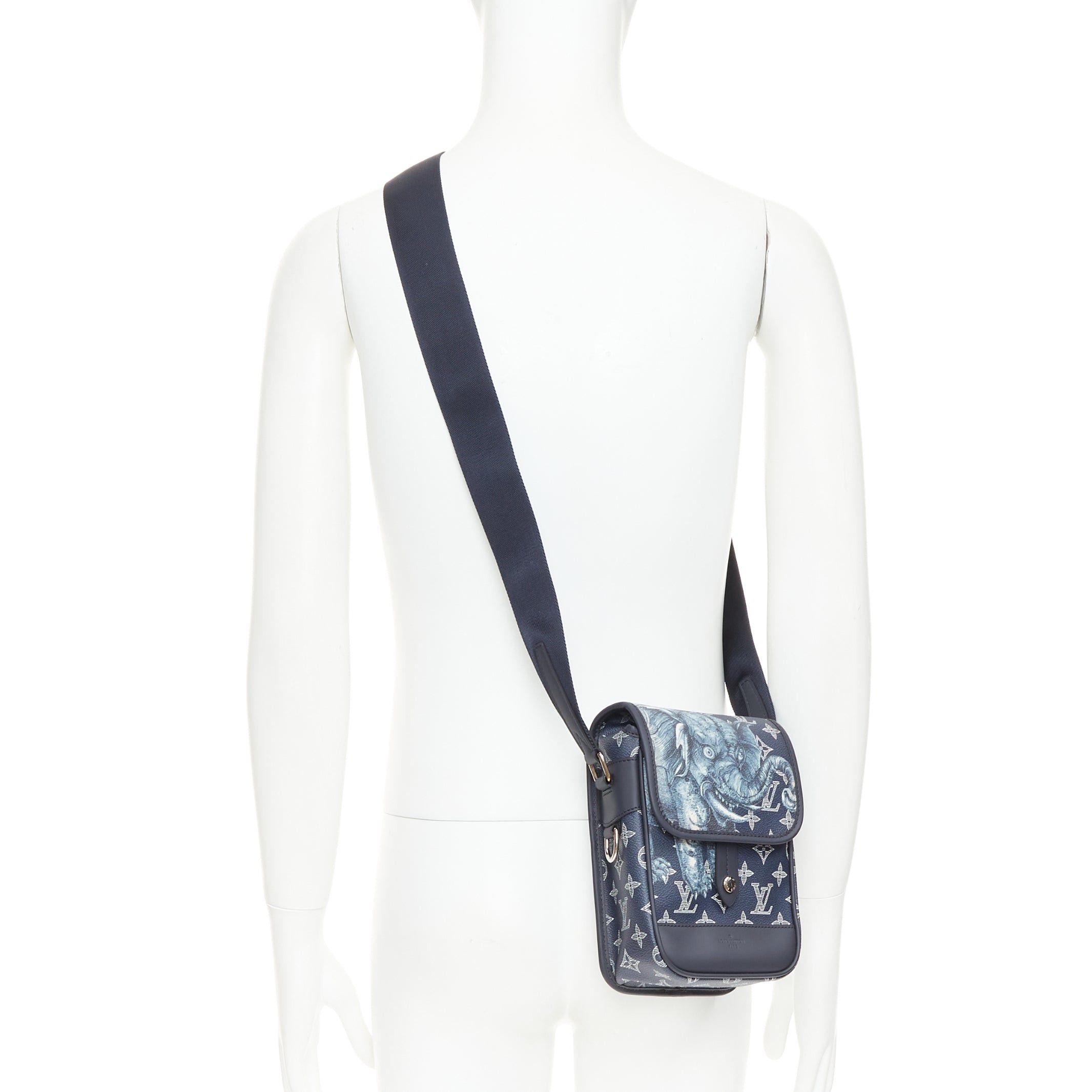 Louis Vuitton LOUIS VUITTON 2017 Limited Chapman Brothers Savane Elephant canvas crossbody bag Size ONE SIZE - 2 Thumbnail