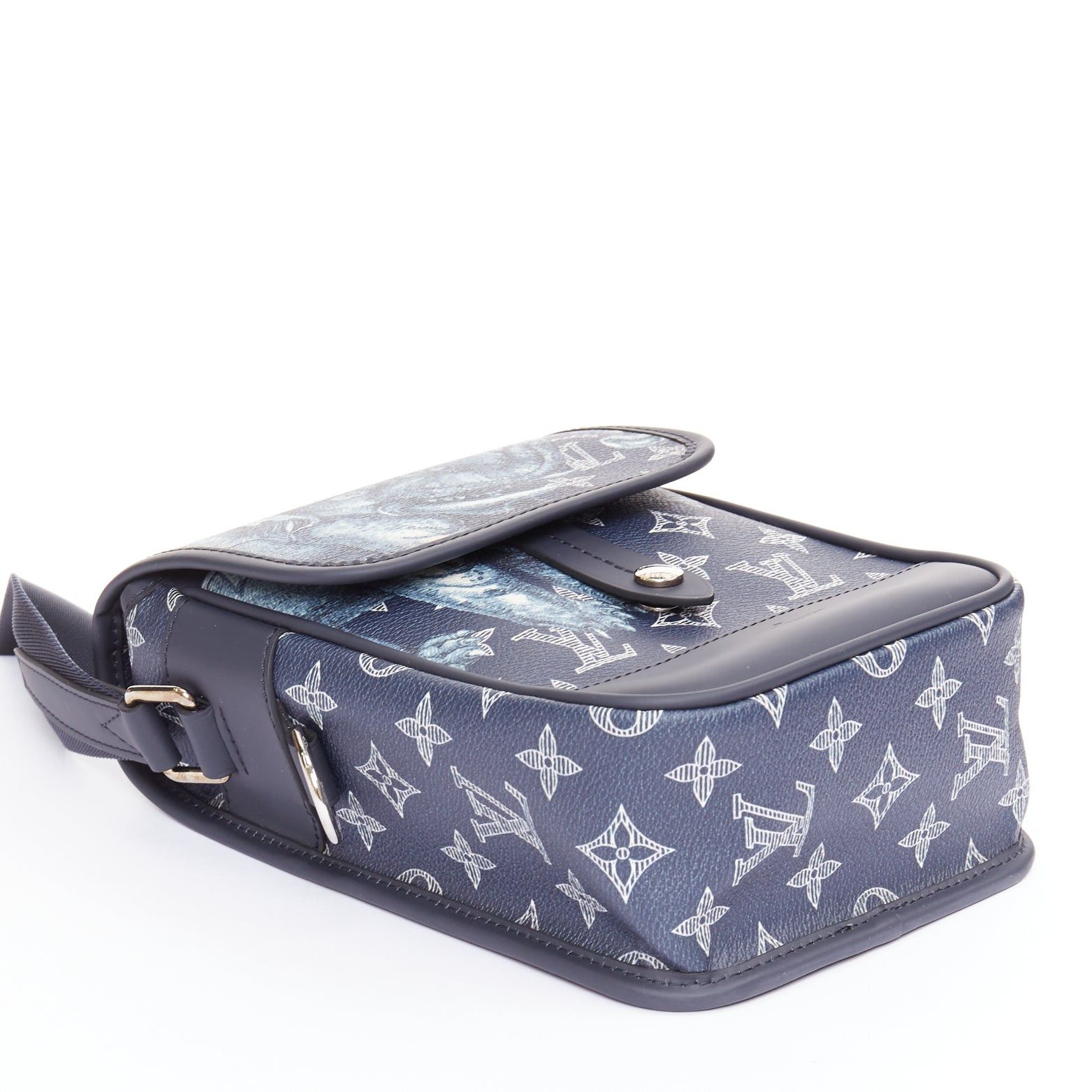 Louis Vuitton LOUIS VUITTON 2017 Limited Chapman Brothers Savane Elephant canvas crossbody bag Size ONE SIZE - 6 Thumbnail
