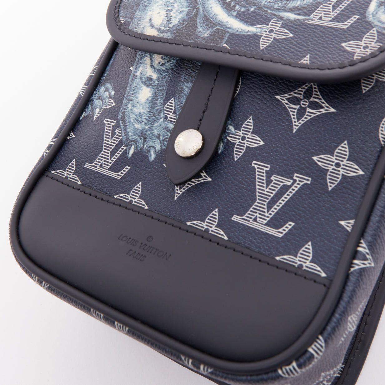 Louis Vuitton LOUIS VUITTON 2017 Limited Chapman Brothers Savane Elephant canvas crossbody bag Size ONE SIZE - 7 Thumbnail