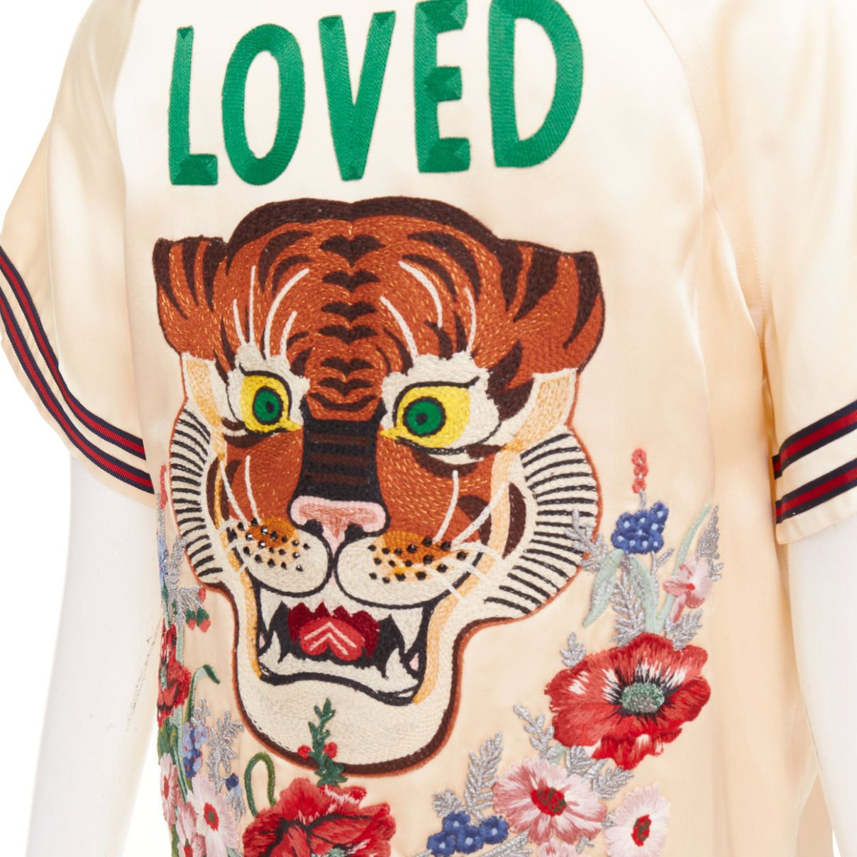 Gucci rare GUCCI 2016 Runway Crystal Rhinestone encrusted flower Loved baseball shirt IT38 XS Size XS / US 0-2 / IT 36-38 - 8 Thumbnail