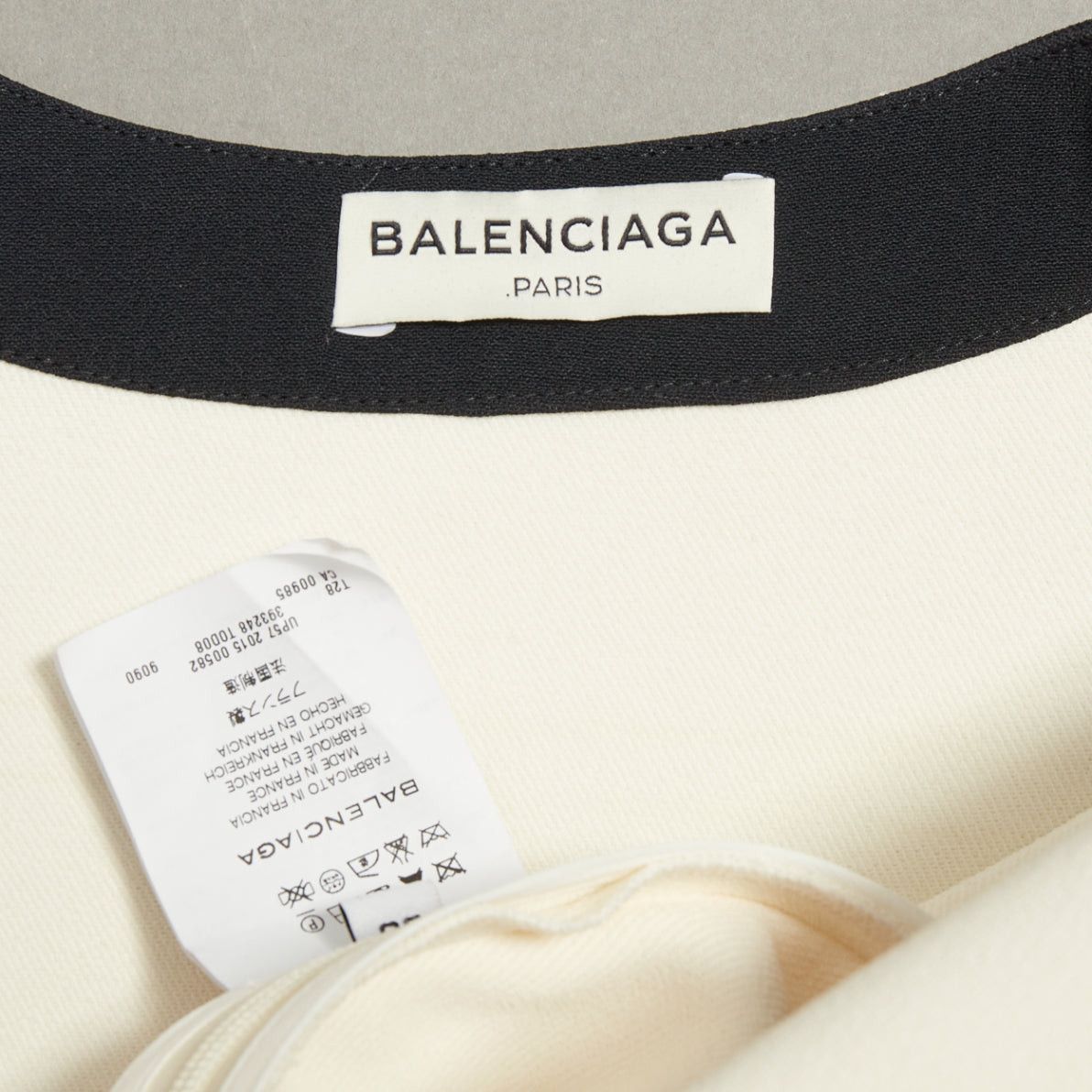 Balenciaga BALENCIAGA 2015 cream black rayon blend colorblock V neck button top FR38 M Size M / US 6-8 / IT 42-44 - 8 Thumbnail