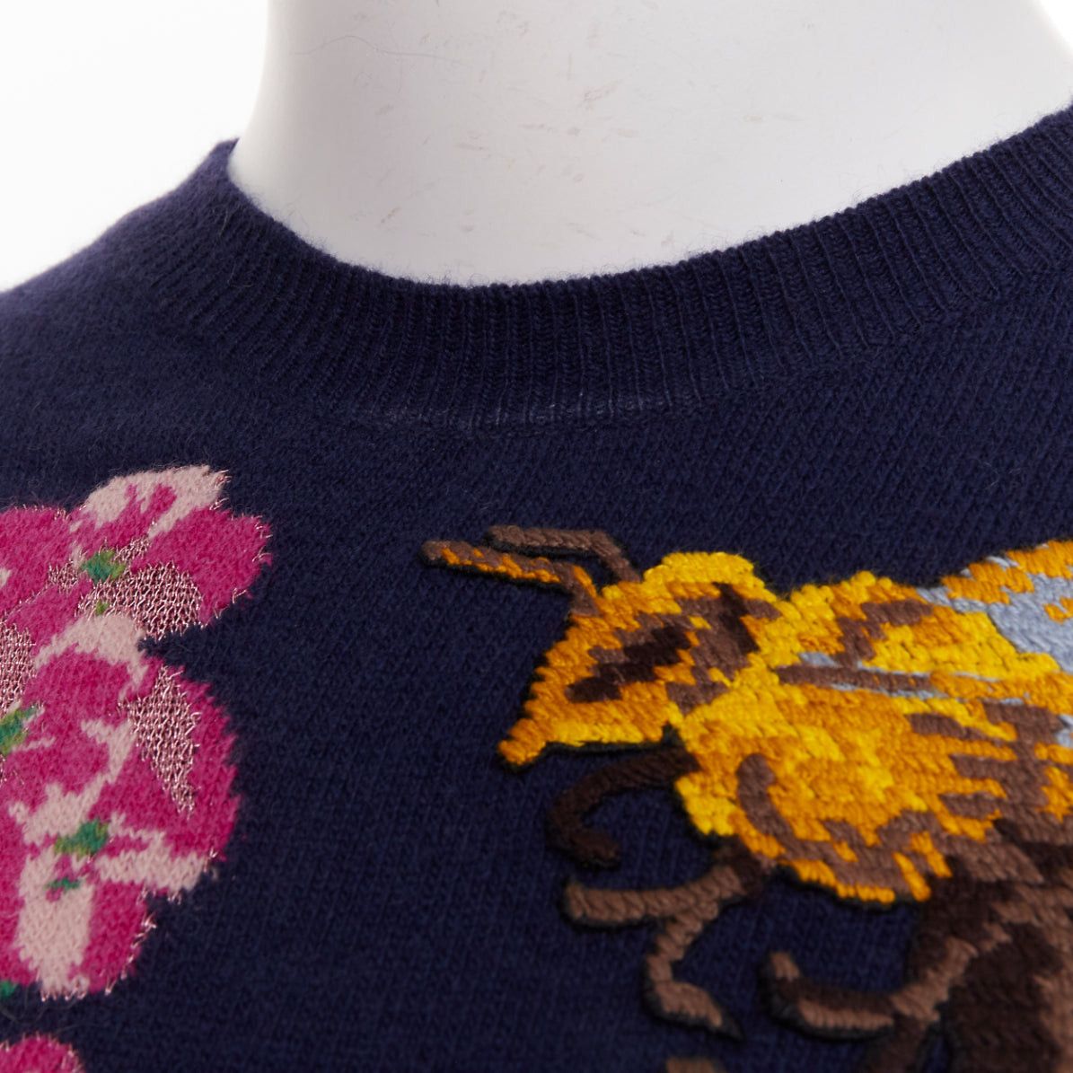 Gucci GUCCI 2017navy wool Floral Bee needlepoint embroidery sweater XS Size XS / US 0-2 / IT 36-38 - 2 Thumbnail