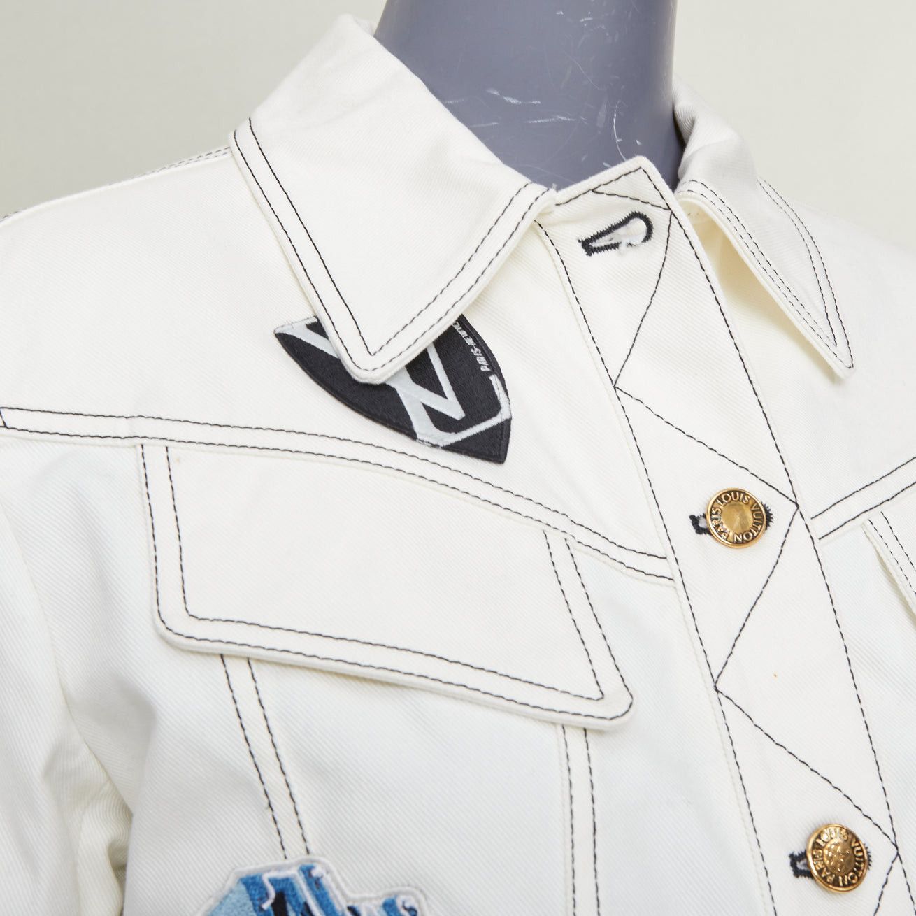 Louis Vuitton LOUIS VUITTON Virgil Abloh 2021 Runway cream denim embroidered badge patch jacket FR36 S Size S / US 4 / IT 40 - 2 Thumbnail