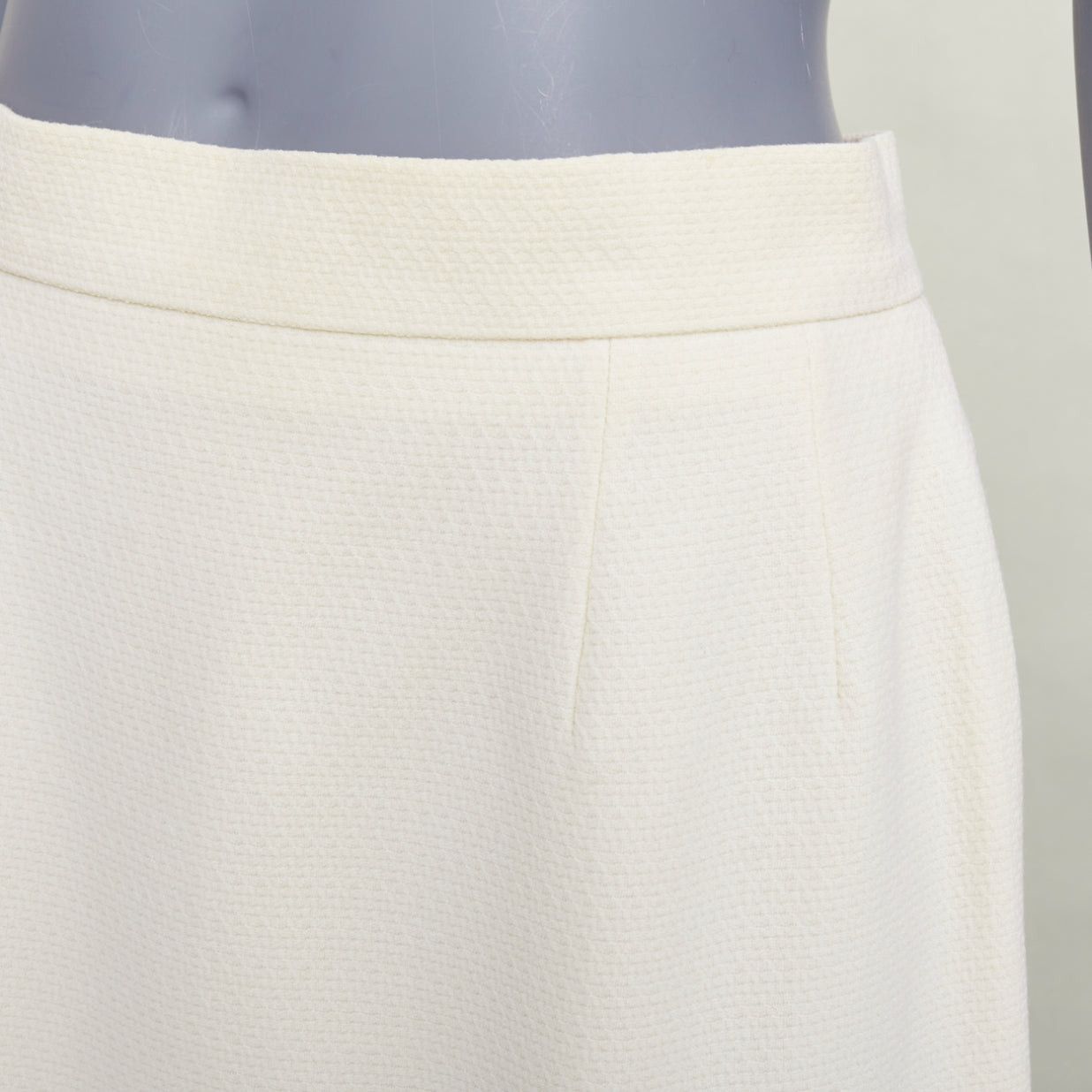 Chanel CHANEL 93P ivory wool gold CC logo button slit silk pencil skirt FR42 XL Size 32" / US 10 / IT 46 - 7 Thumbnail