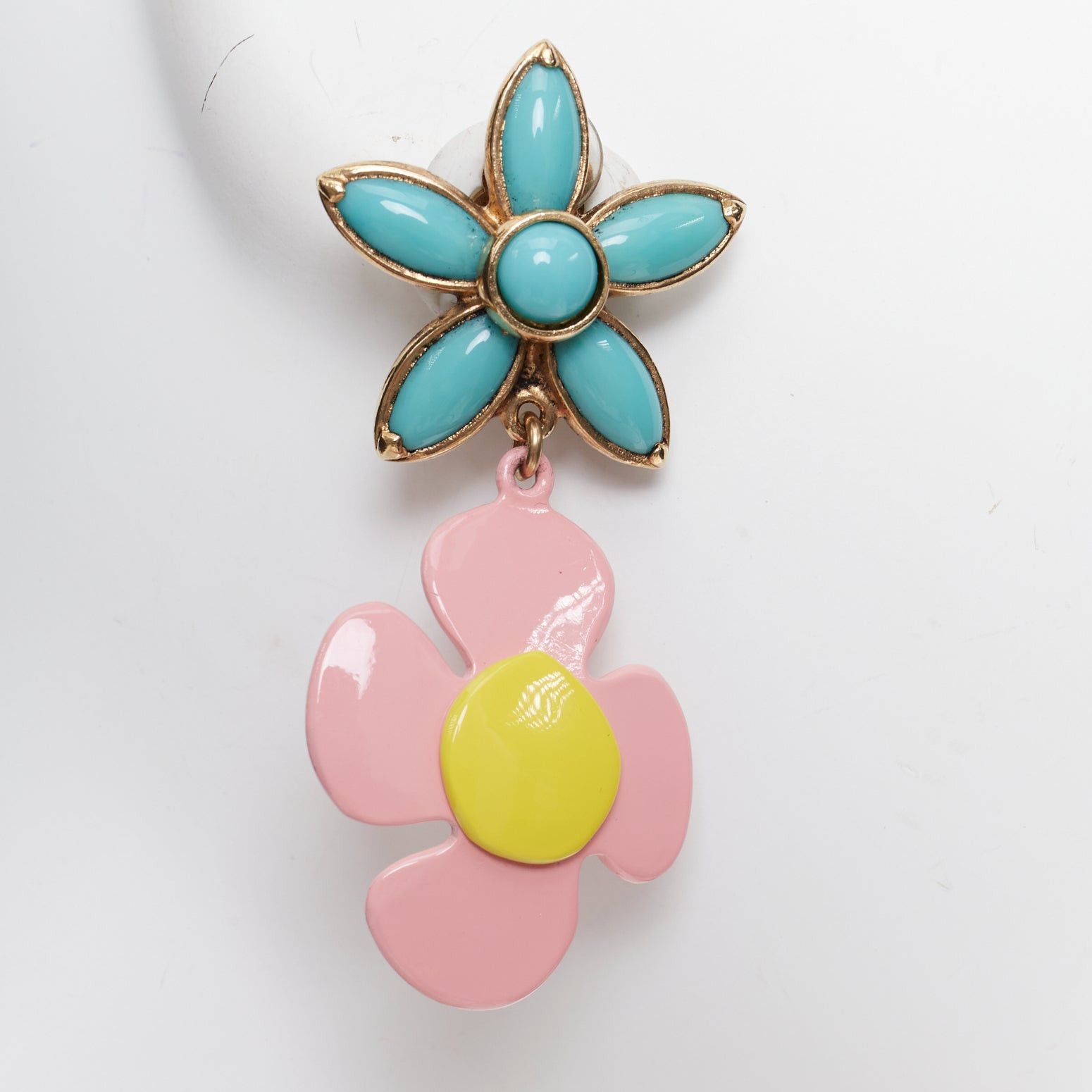 Saint Laurent Paris SAINT LAUERNT 2021 Runway turquoise stone pink daisy enamel clip earrings Pair Size ONE SIZE - 5 Thumbnail