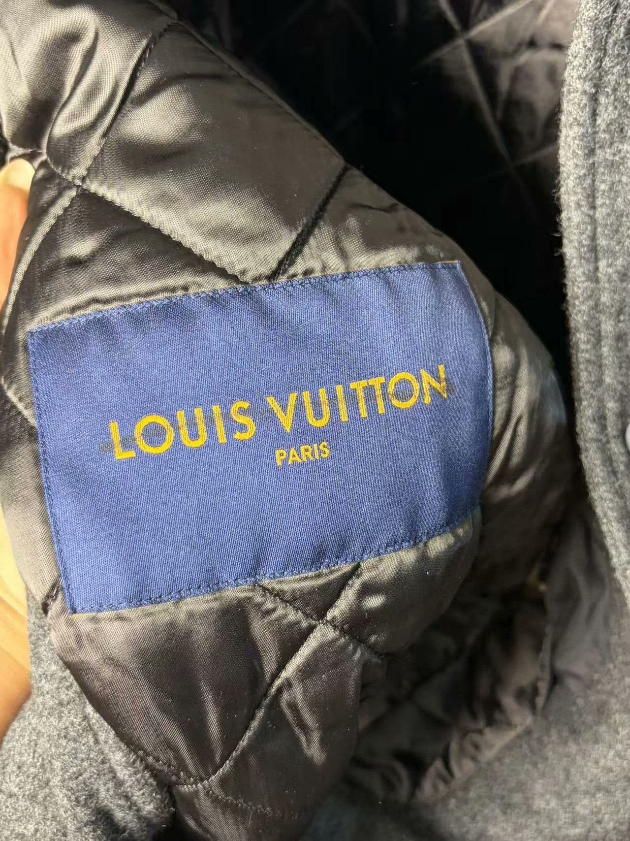 Louis Vuitton Louis Vuitton White Light Jacket l Men Size US L / EU 52-54 / 3 - 3 Thumbnail