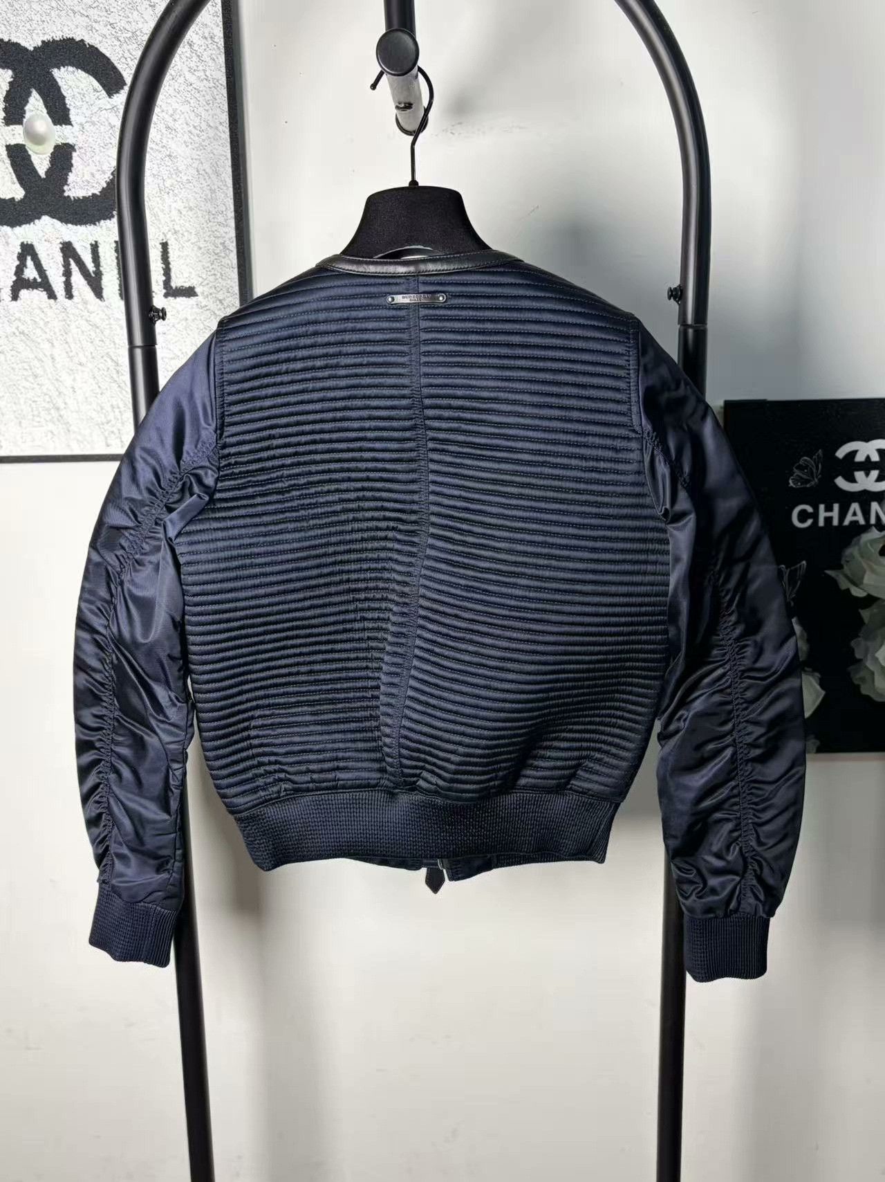 Burberry Burberry White Light Jacket xs Men Size US XS / EU 42 / 0 - 2 Thumbnail
