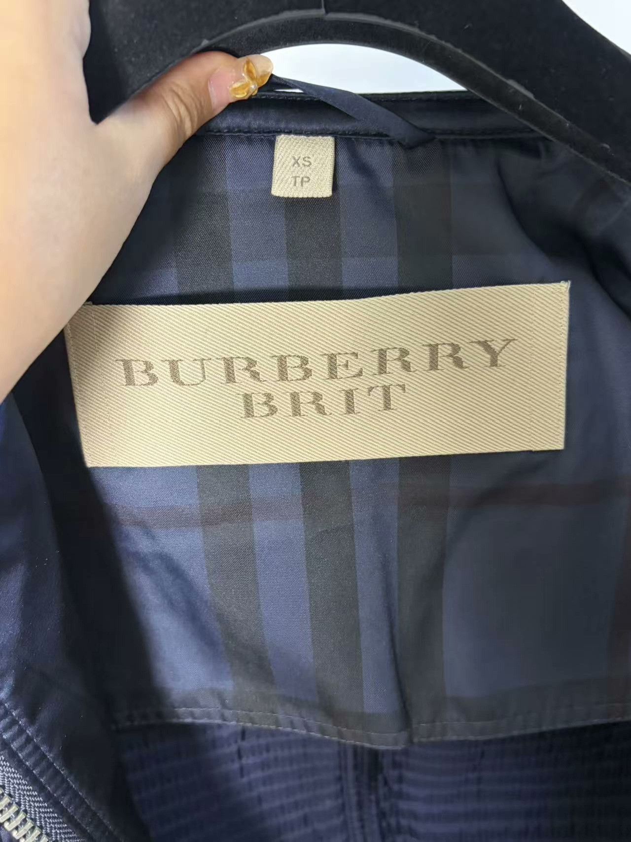 Burberry Burberry White Light Jacket xs Men Size US XS / EU 42 / 0 - 3 Thumbnail