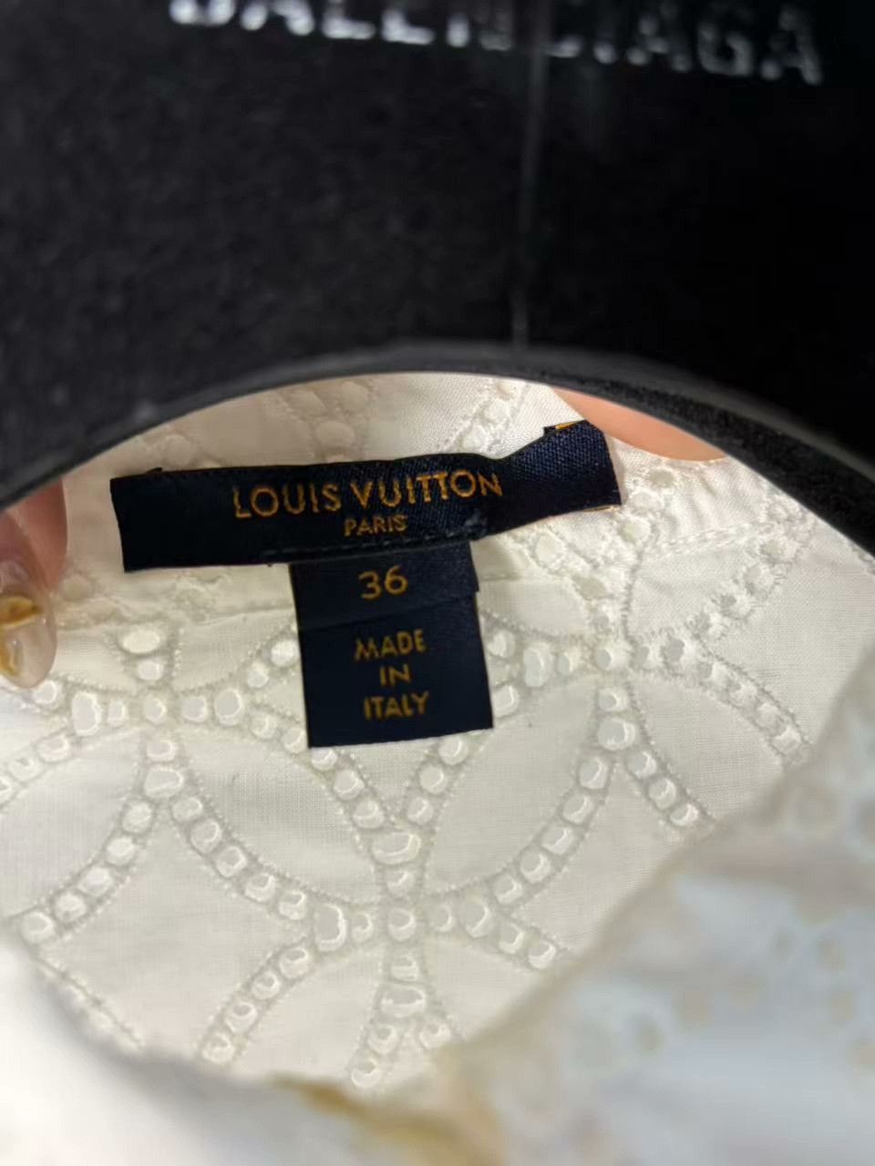 Louis Vuitton Louis Vuitton White Shirt m Men Size US M / EU 48-50 / 2 - 3 Thumbnail