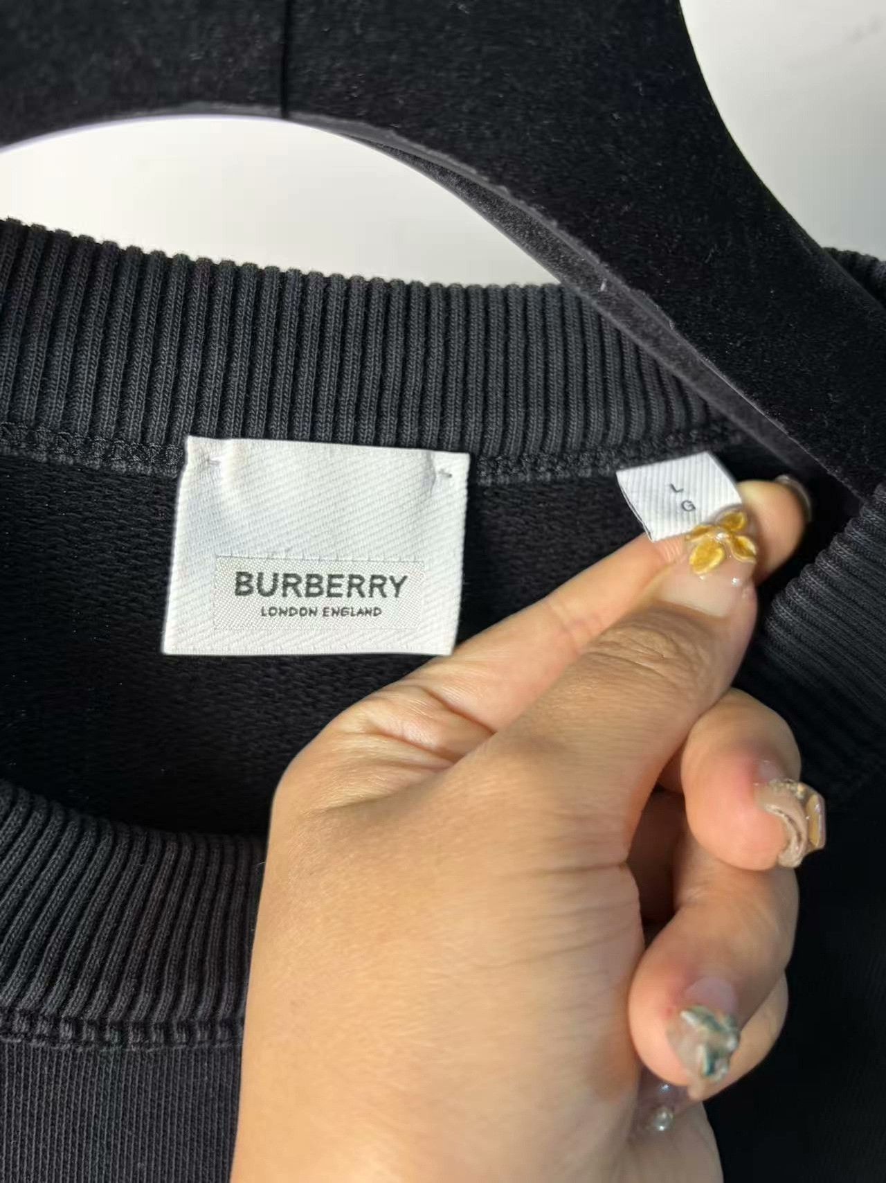 Burberry Burberry Retro White Hoodie l Men Size US L / EU 52-54 / 3 - 3 Thumbnail