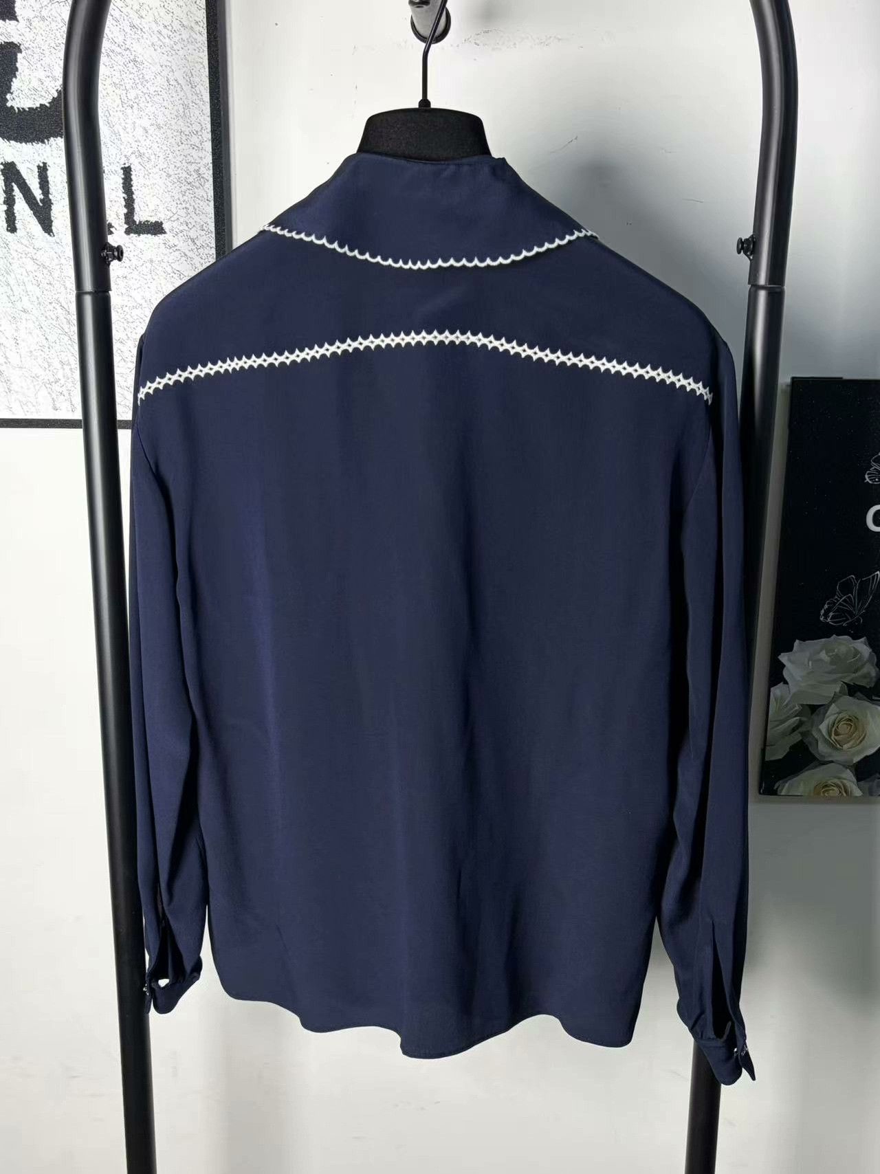 Miu Miu Miu Miu White Button Up M Women Size M / US 6-8 / IT 42-44 - 2 Thumbnail