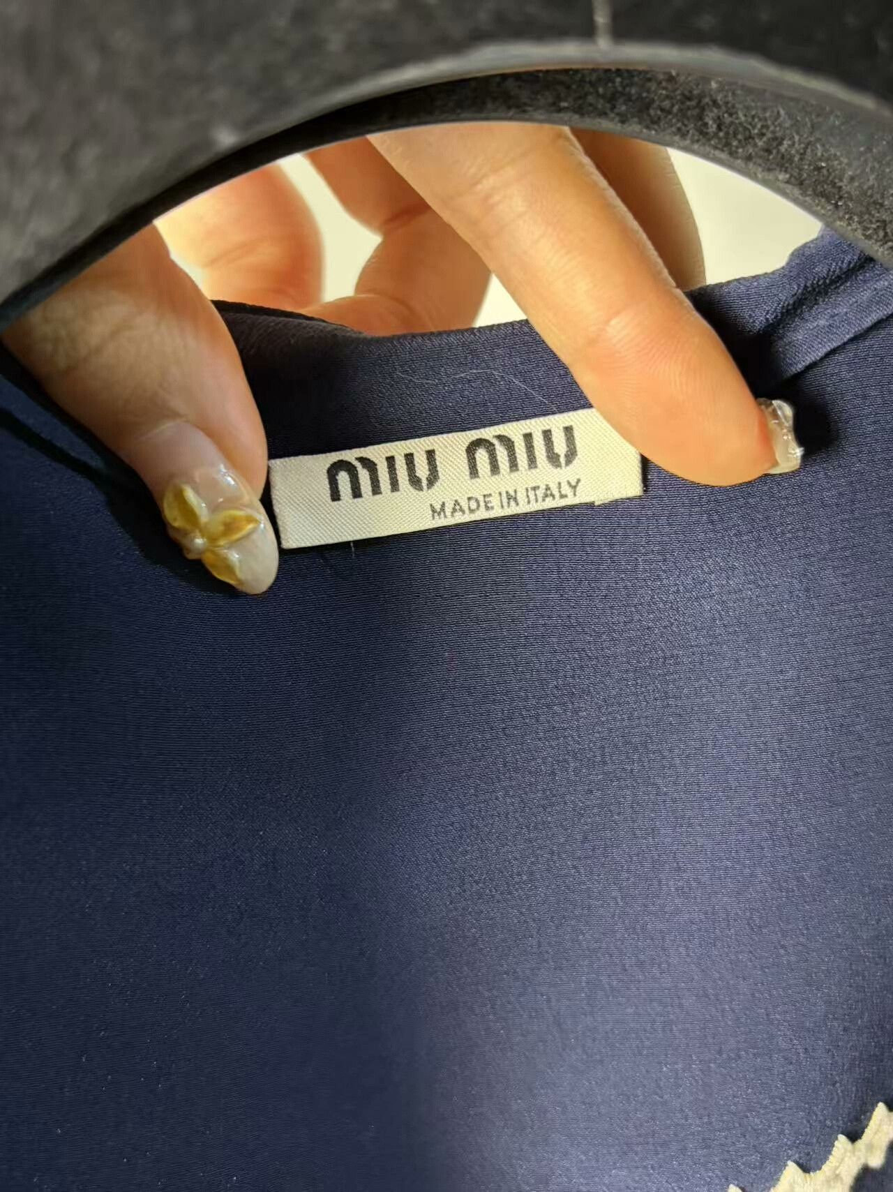 Miu Miu Miu Miu White Button Up M Women Size M / US 6-8 / IT 42-44 - 3 Thumbnail
